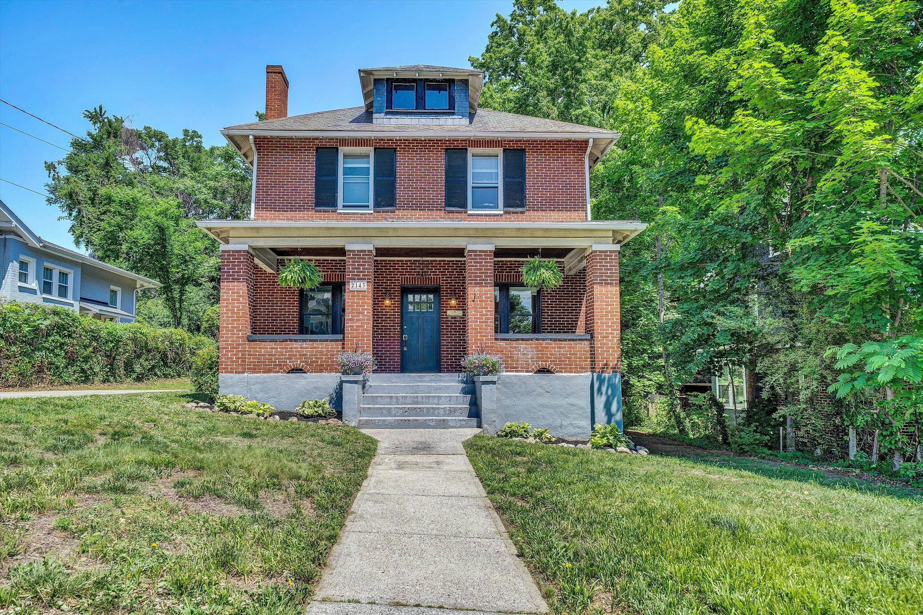 2143 Broadway AVE SW