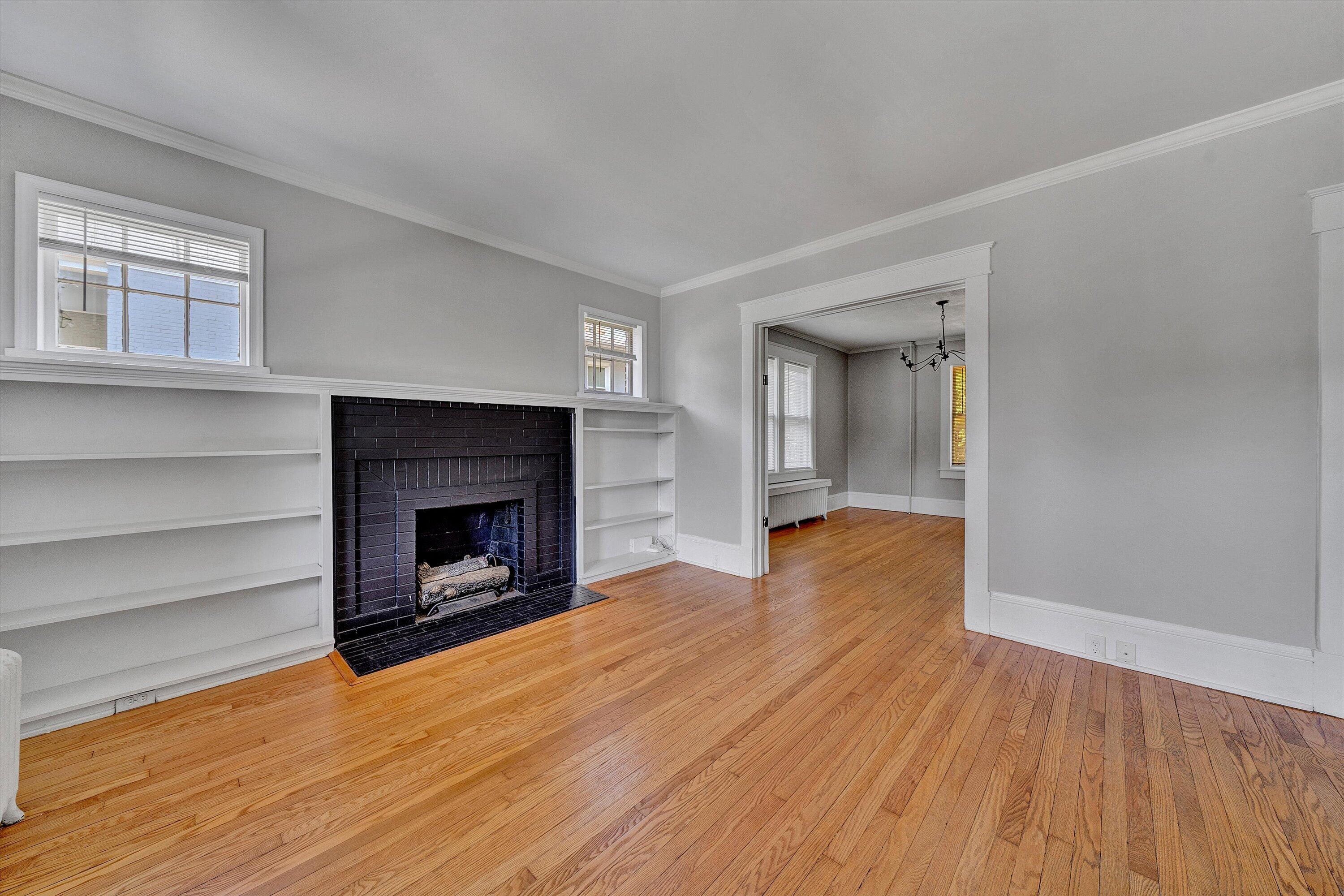 2143 Broadway AVE SW