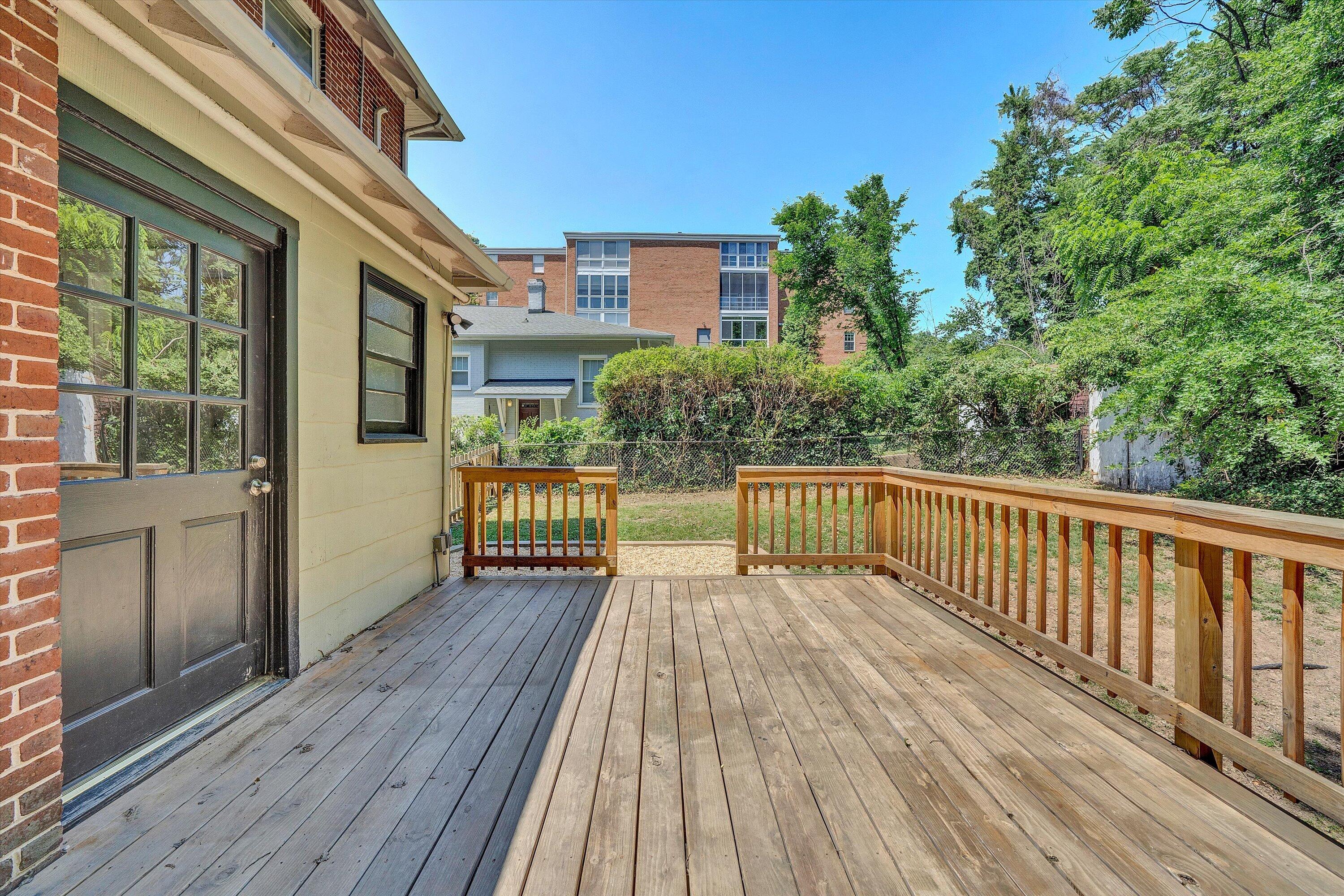 2143 Broadway AVE SW
