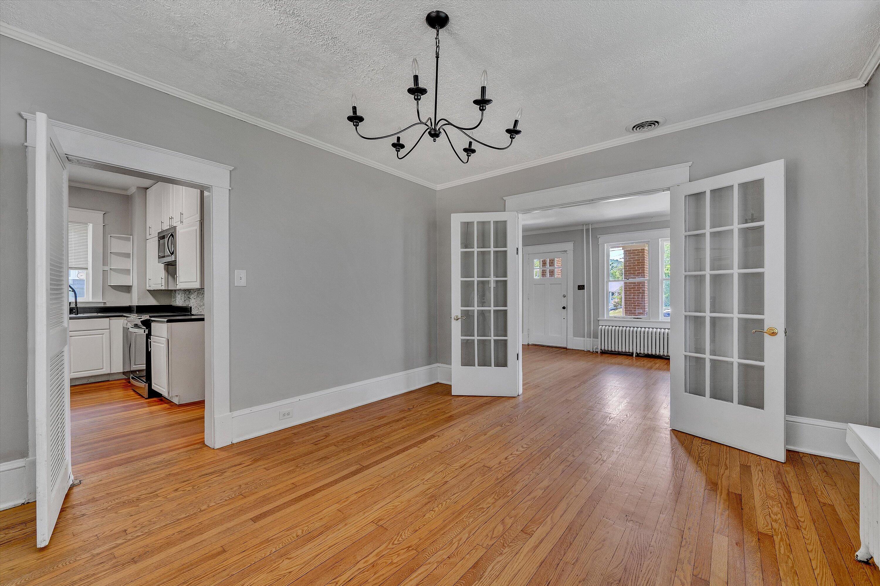 2143 Broadway AVE SW