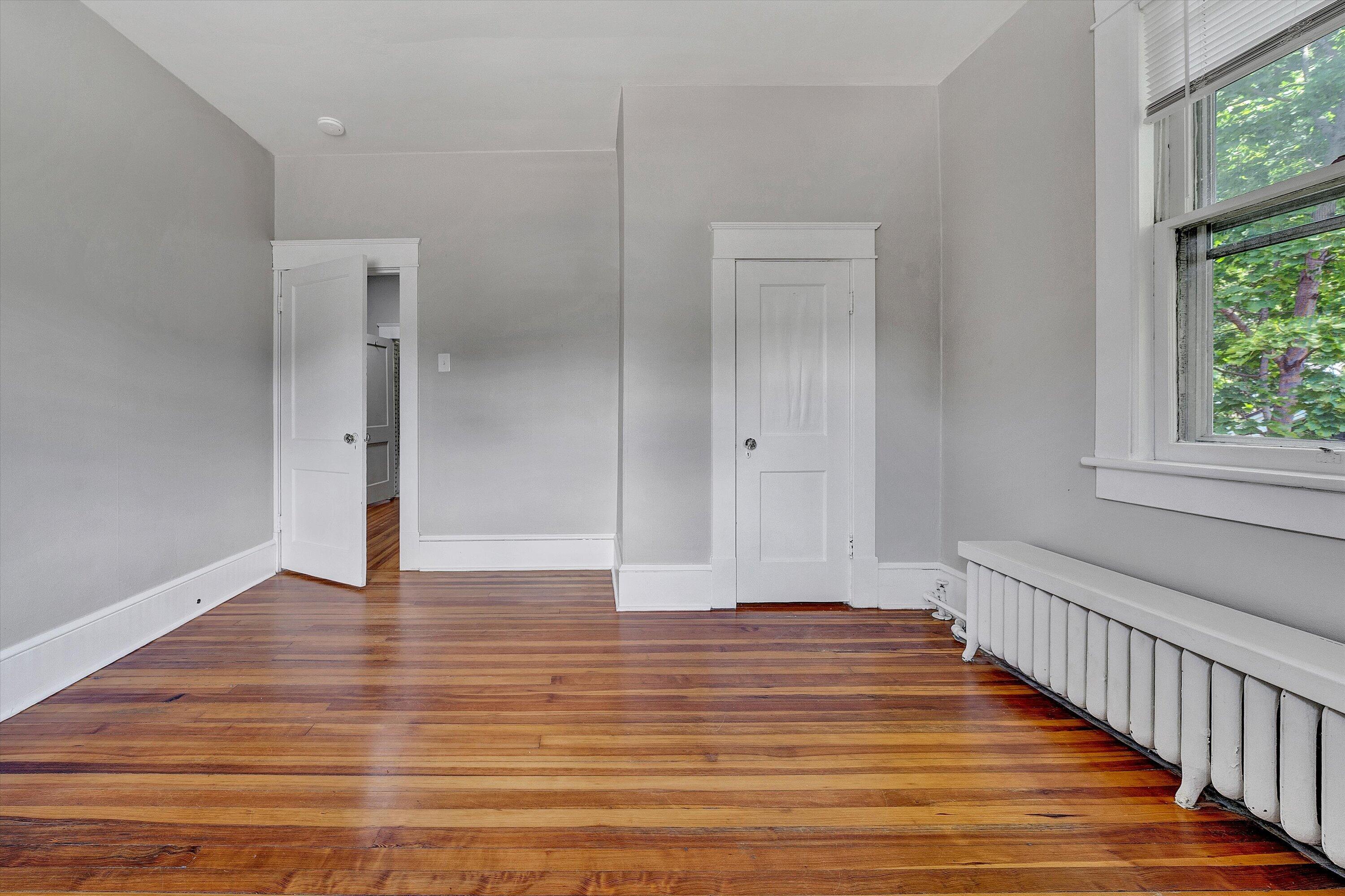 2143 Broadway AVE SW