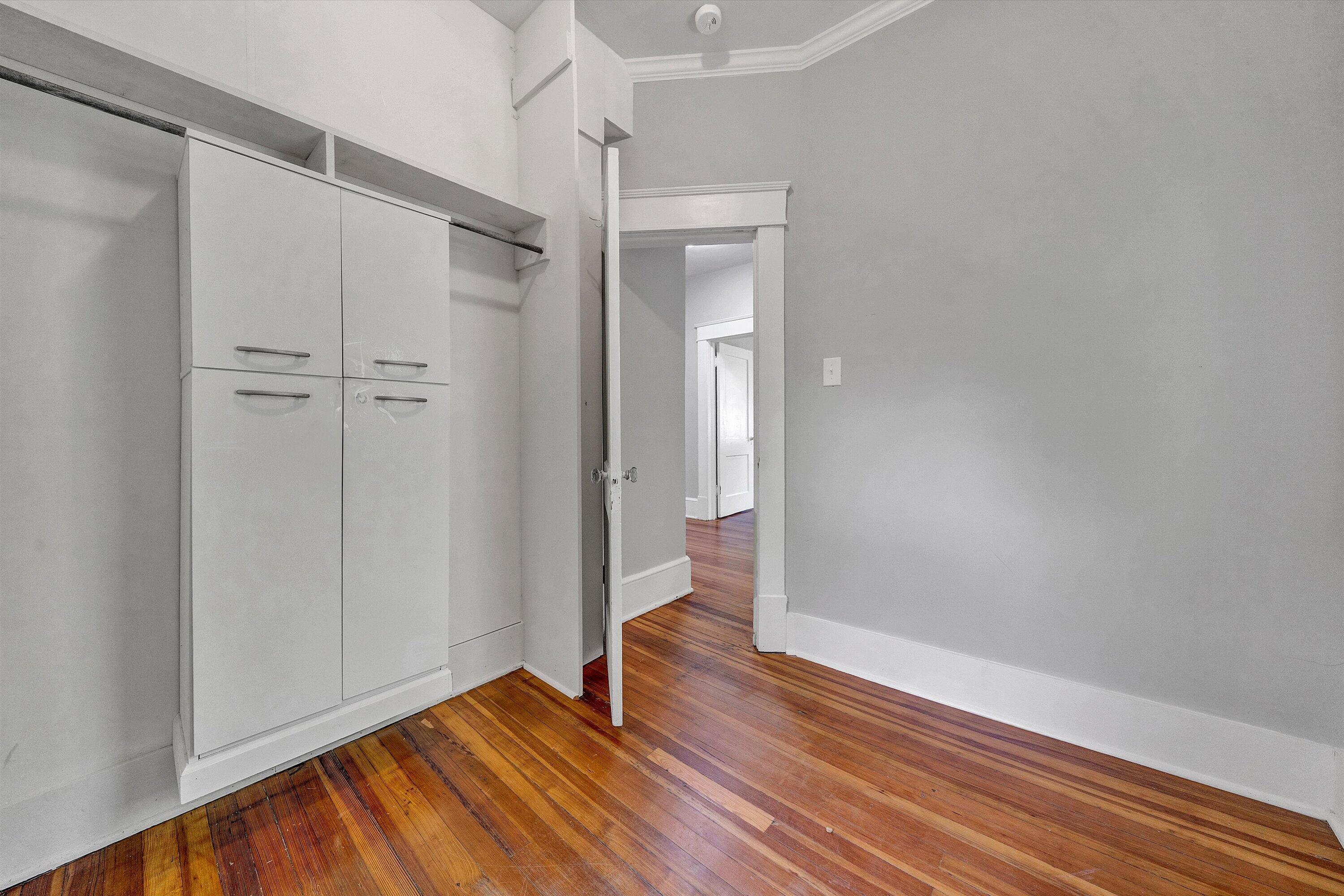 2143 Broadway AVE SW