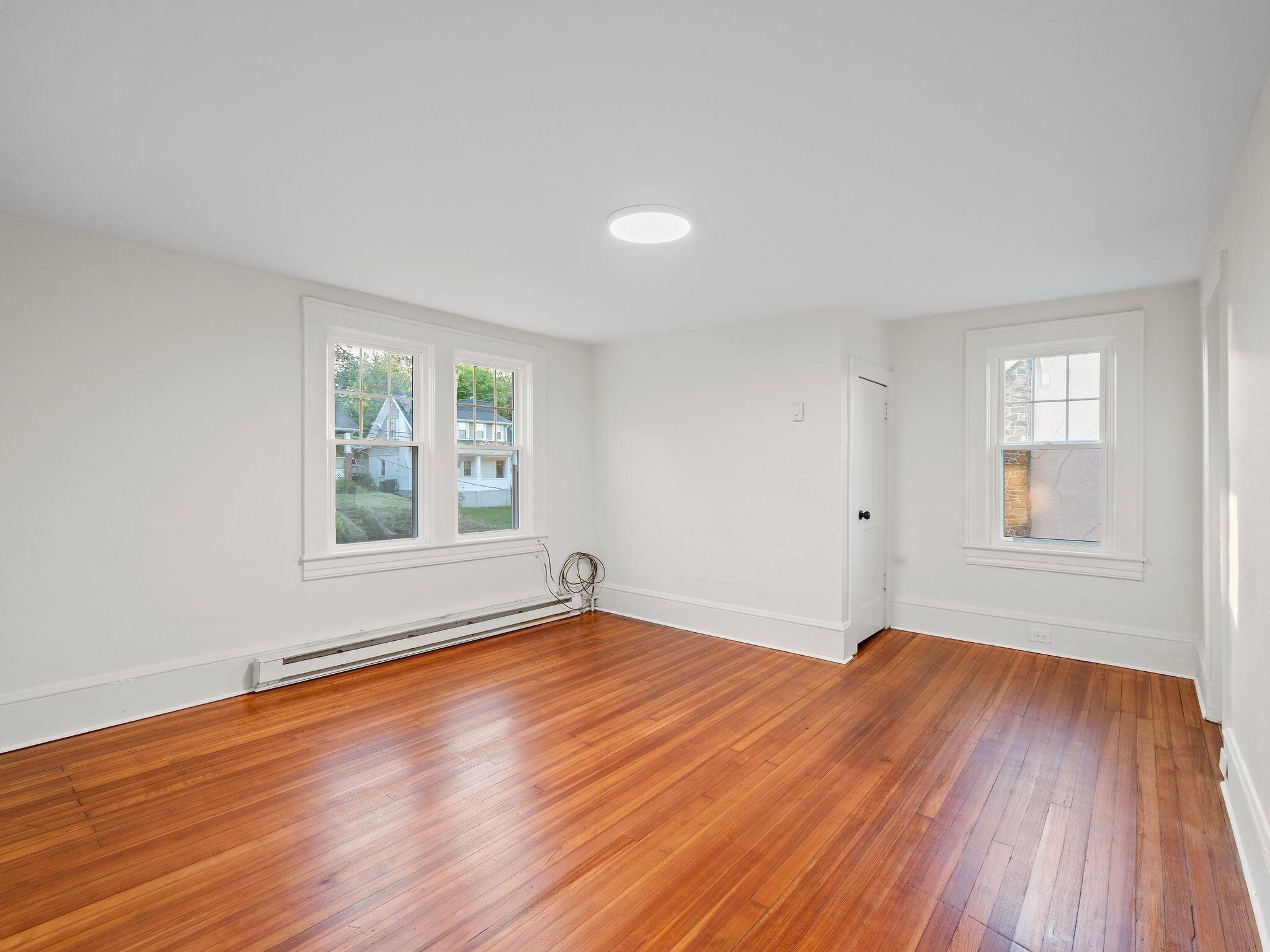 520 & 518 Riverland RD SE