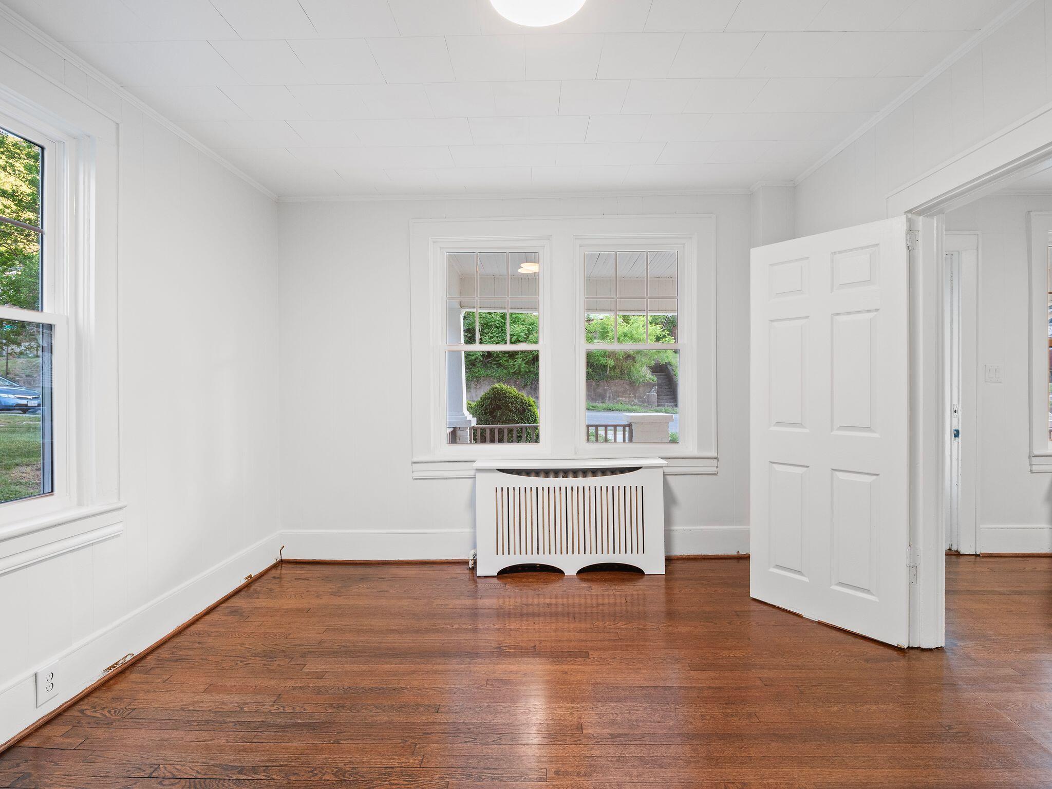 520 & 518 Riverland RD SE