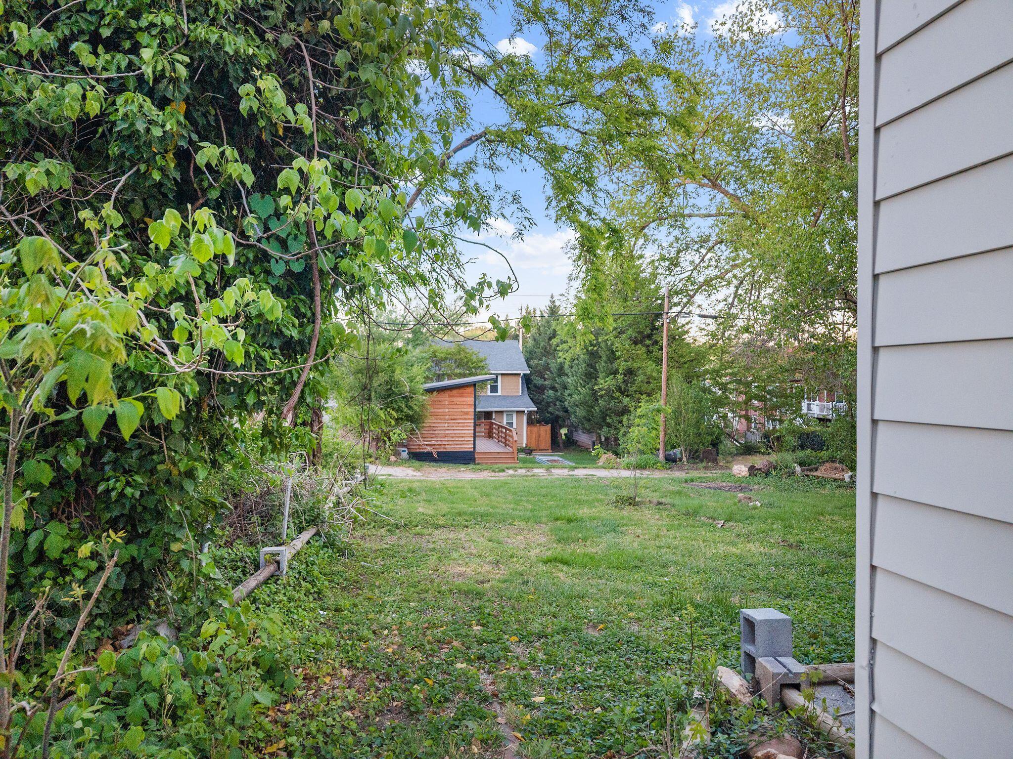 520 & 518 Riverland RD SE