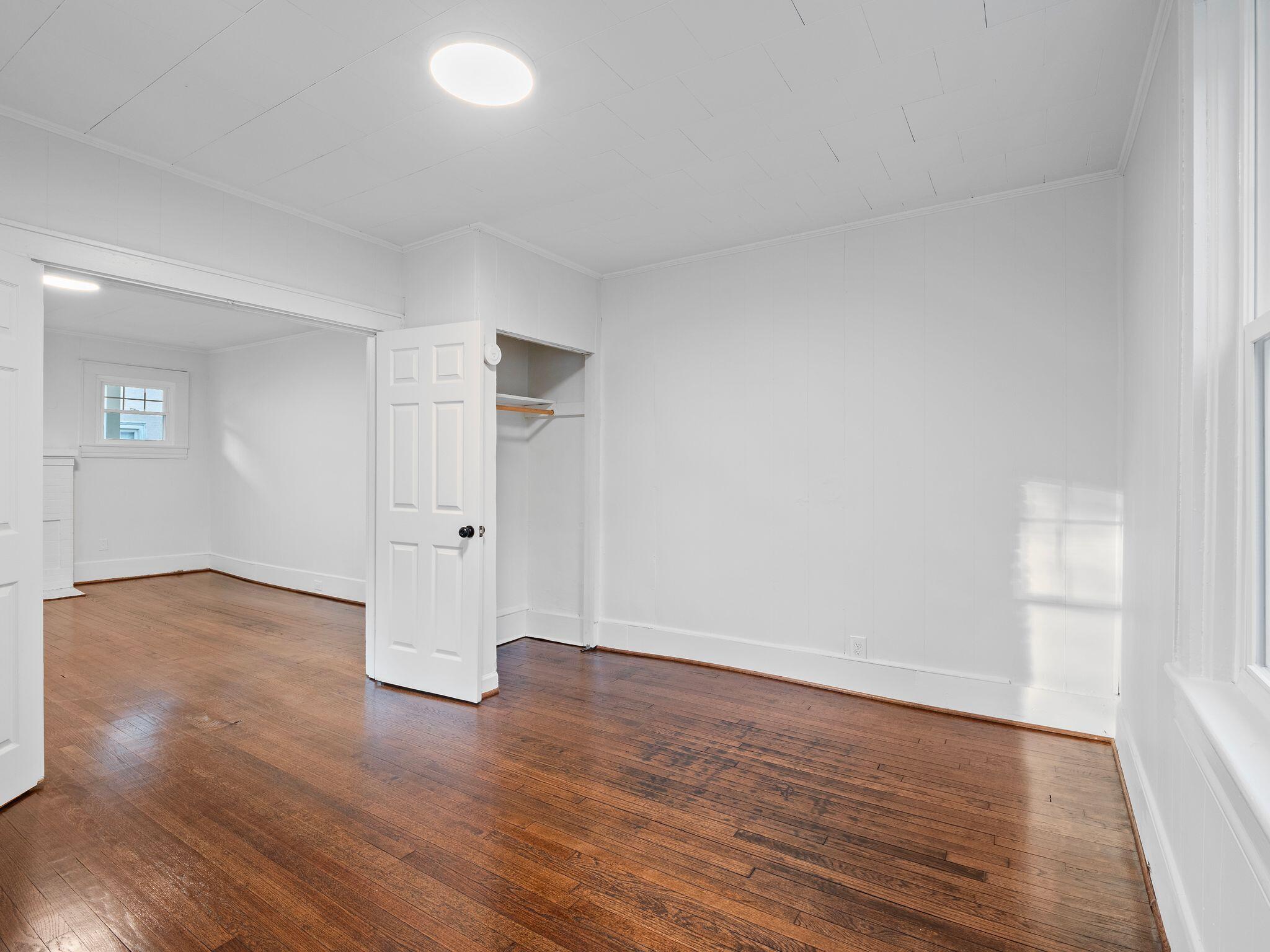 520 & 518 Riverland RD SE