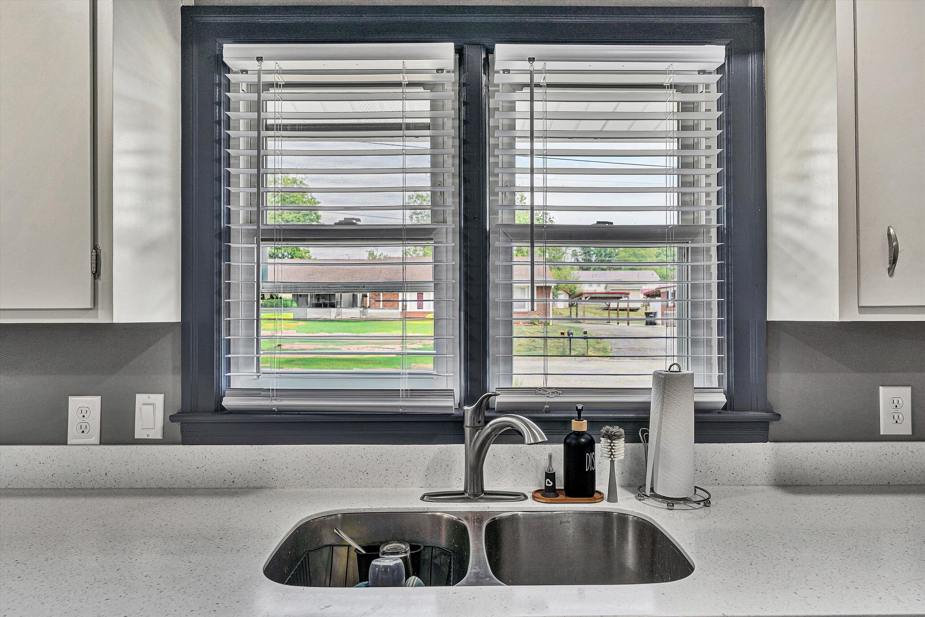 90 Ann Sink ST