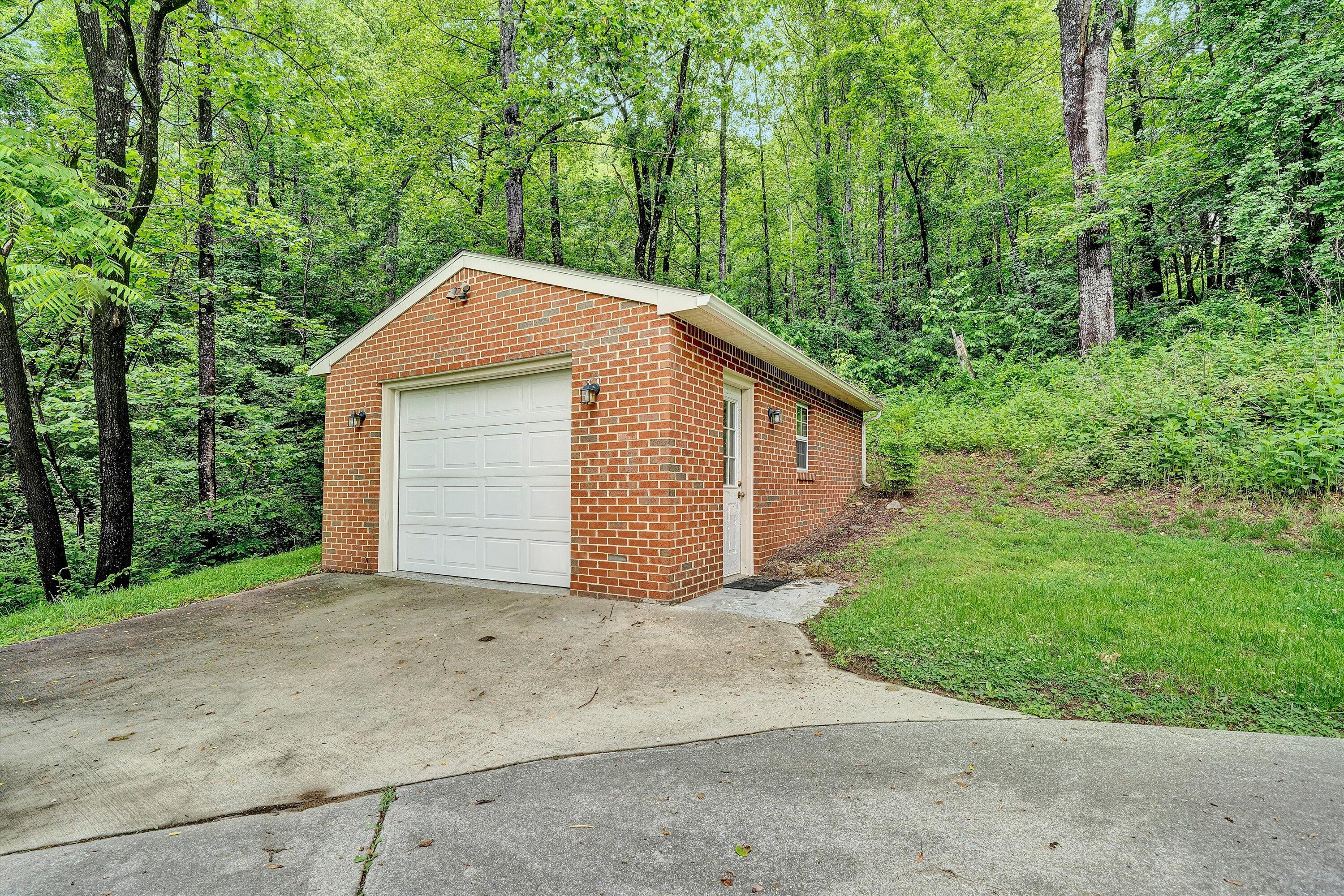 7507 Bent Mountain RD