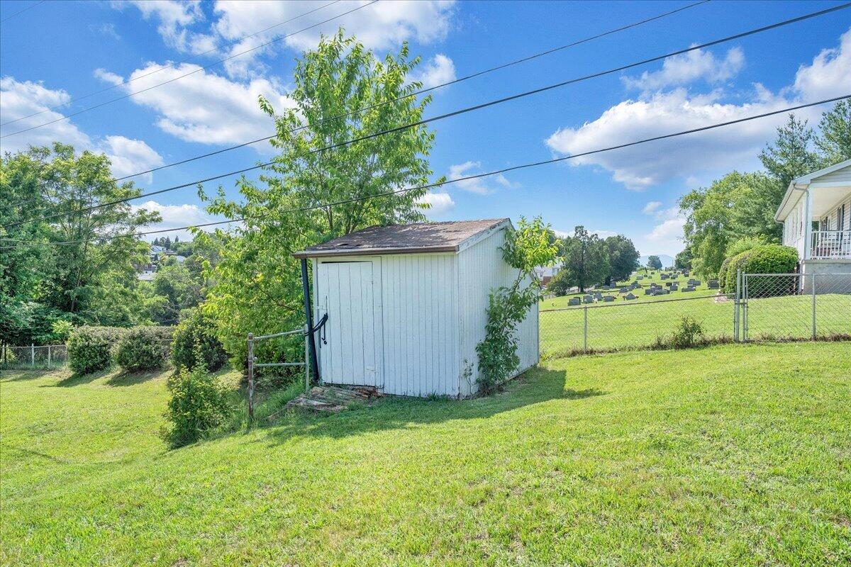 301 Lynn Haven CIR