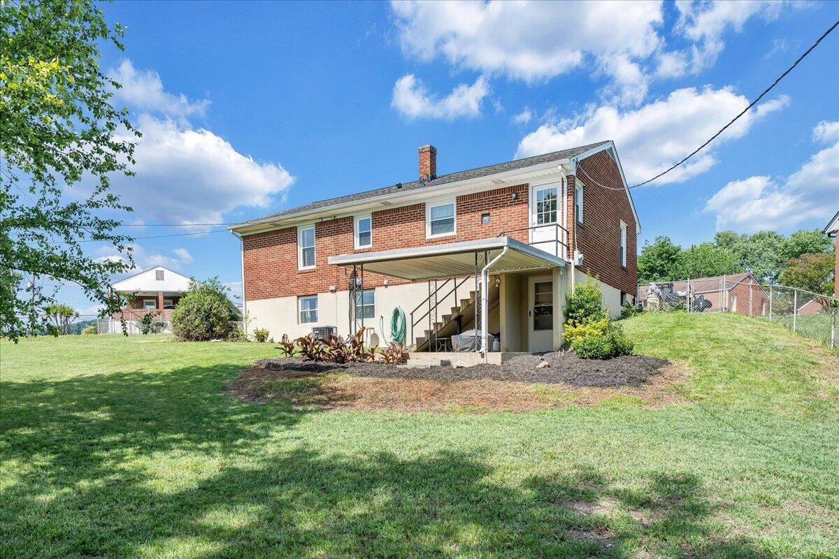 301 Lynn Haven CIR
