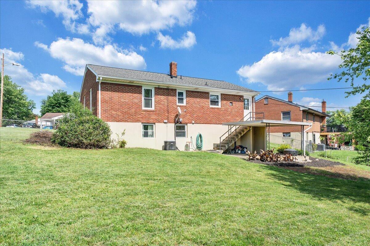 301 Lynn Haven CIR