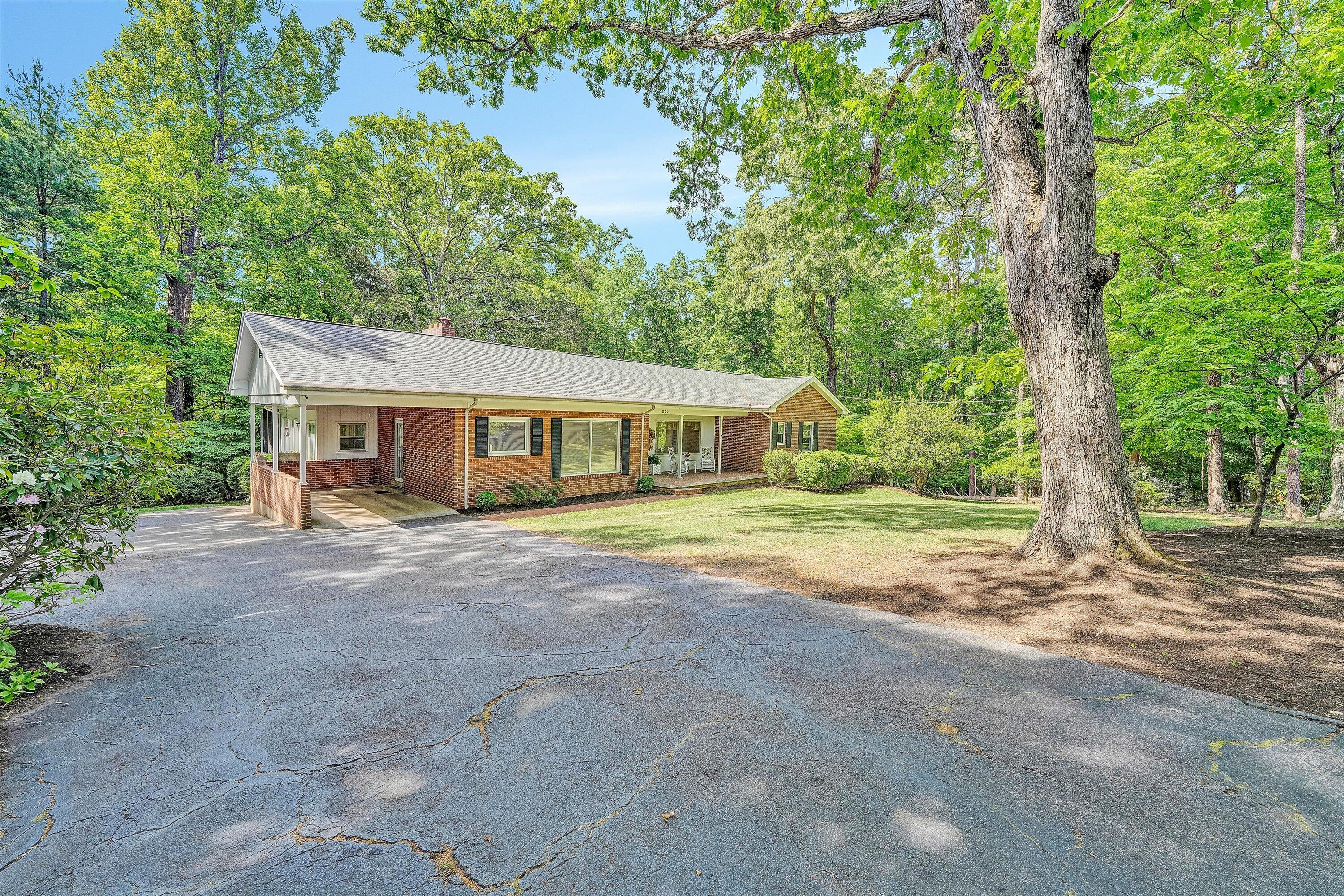1307 Valley View RD