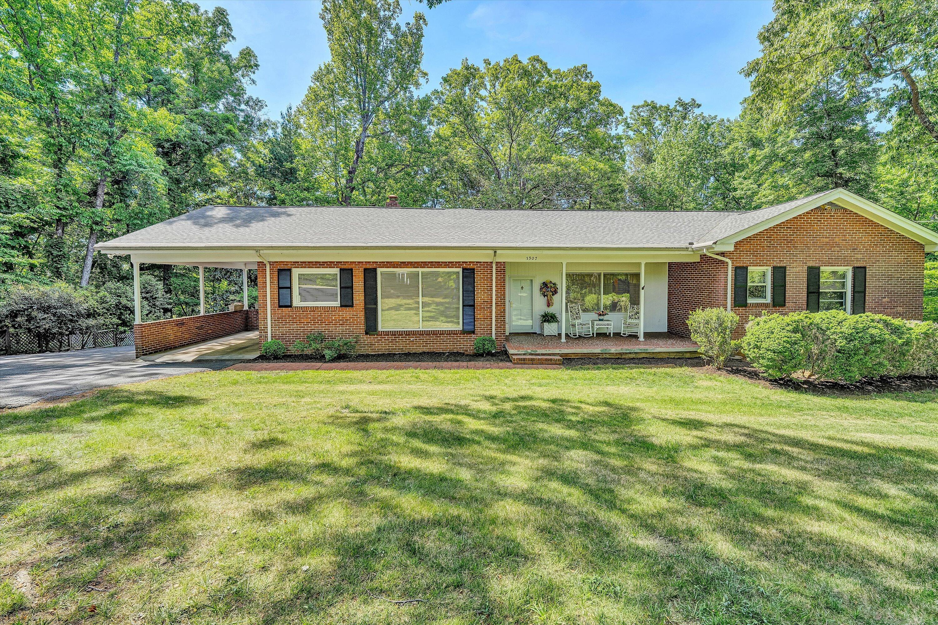1307 Valley View RD