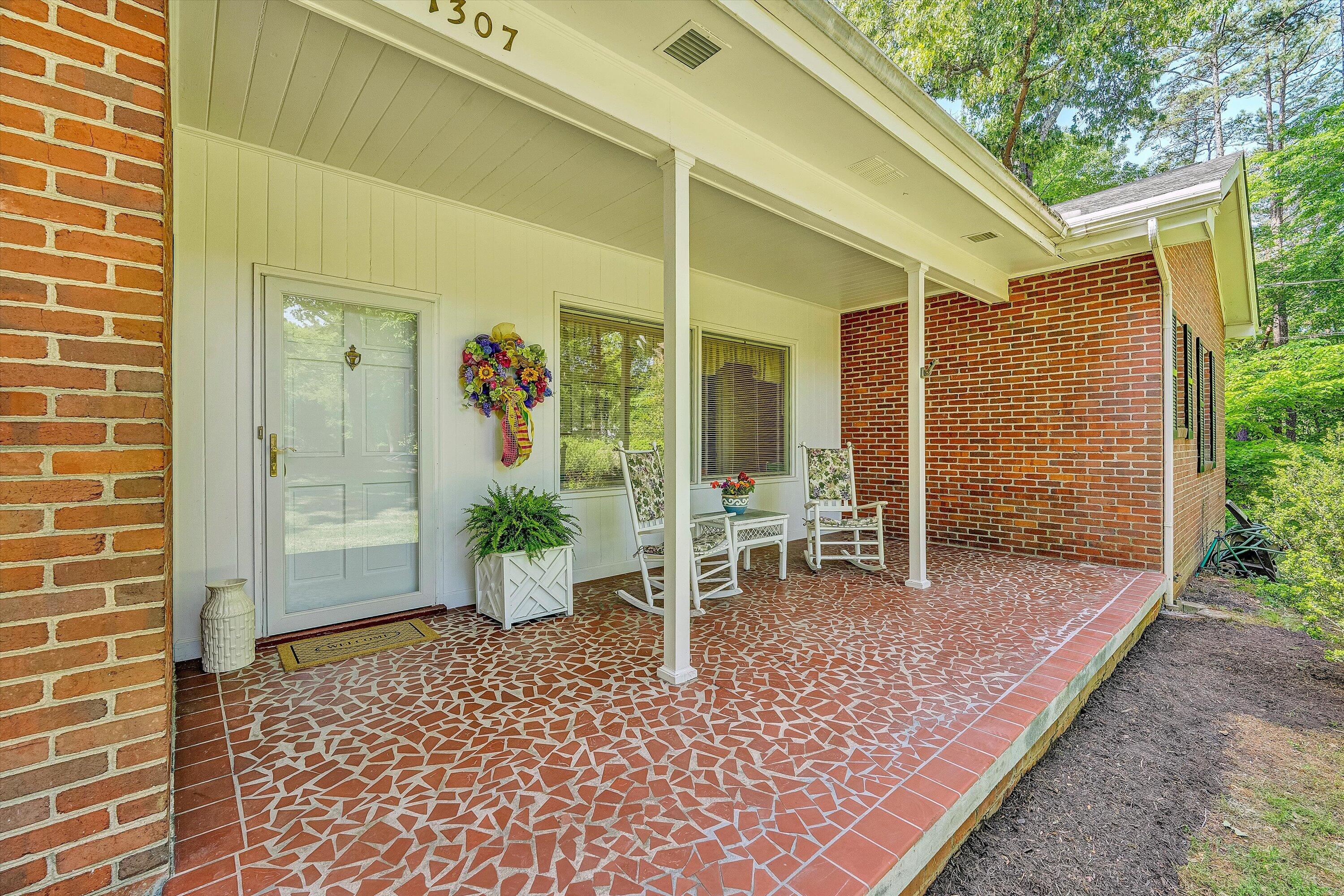 1307 Valley View RD