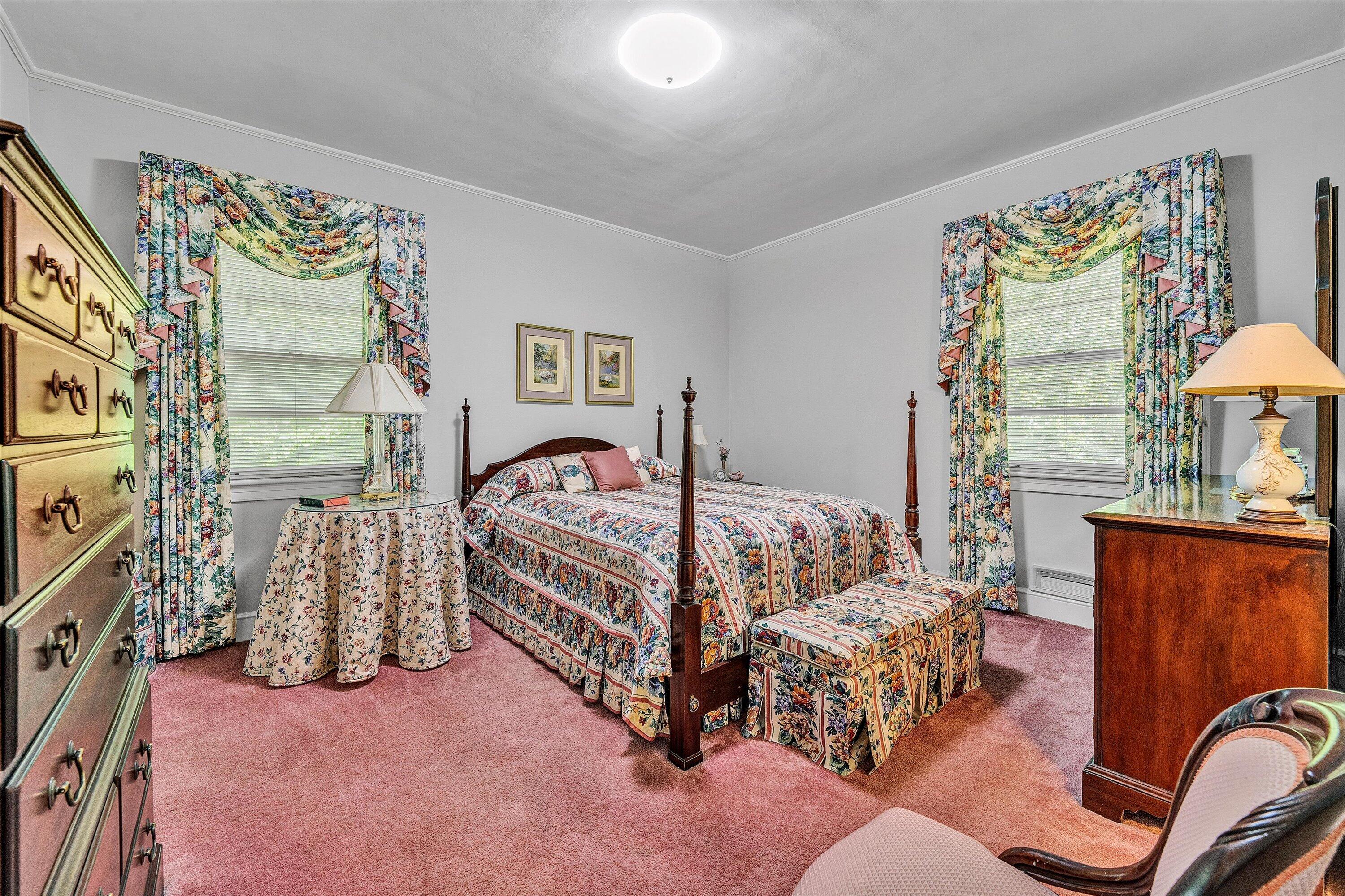1307 Valley View RD
