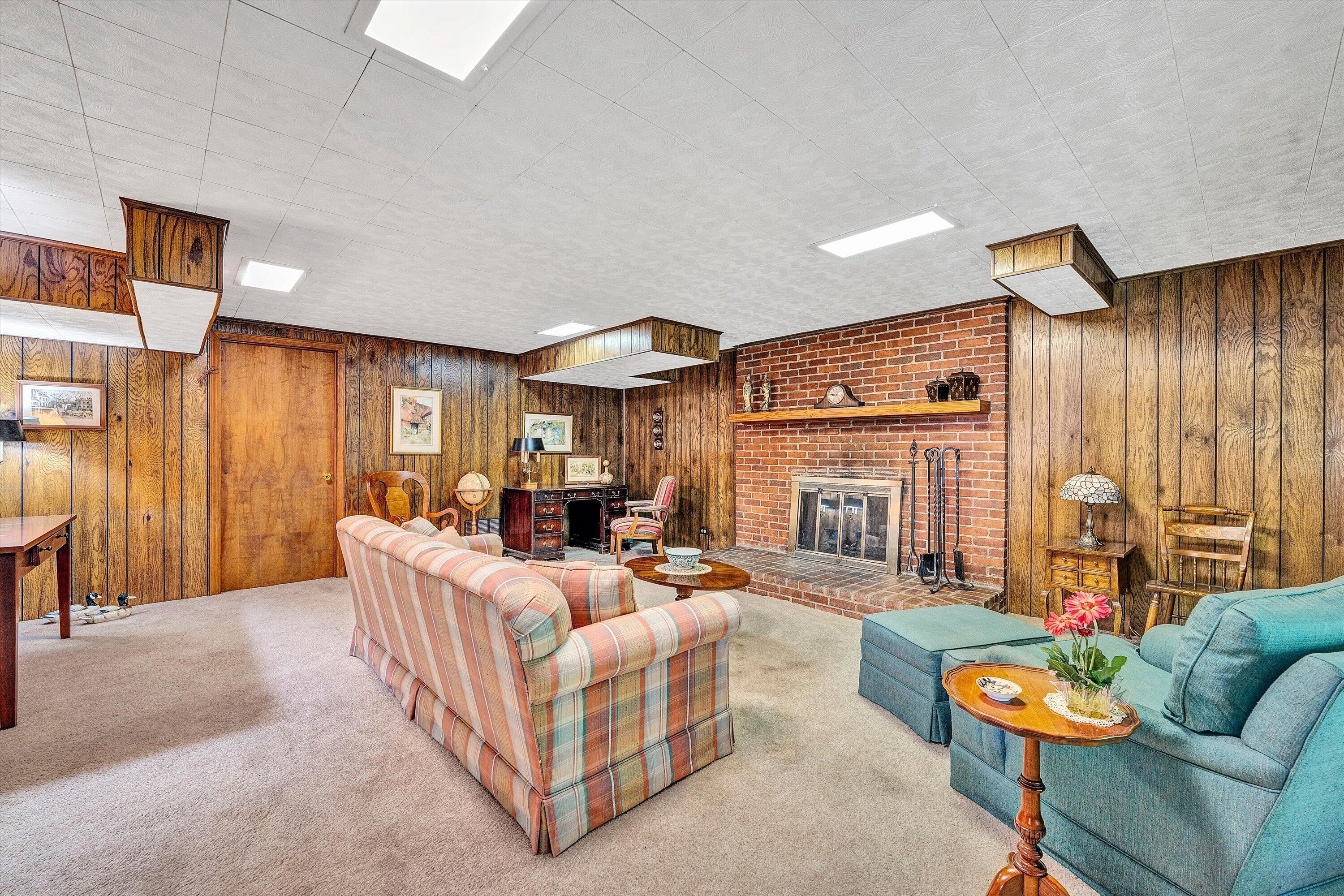 1307 Valley View RD