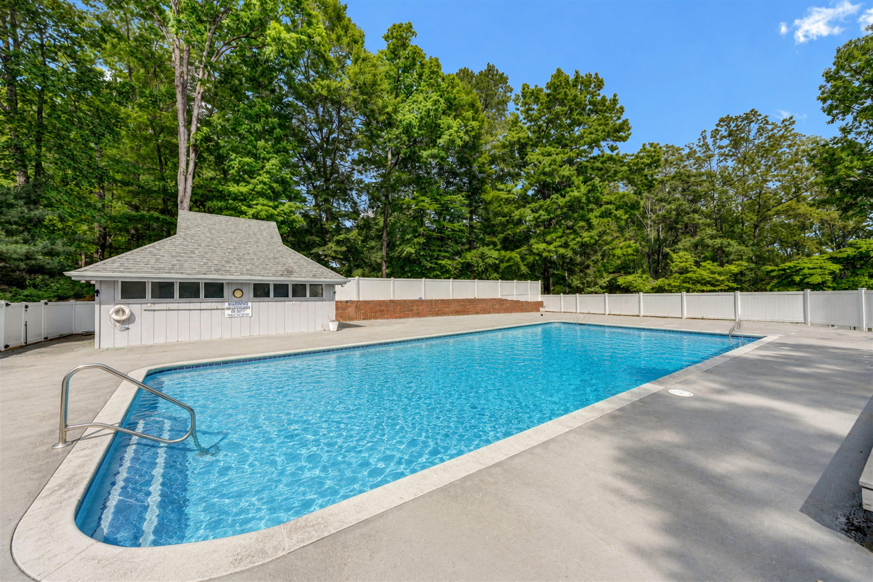 2651 Timberwood LN