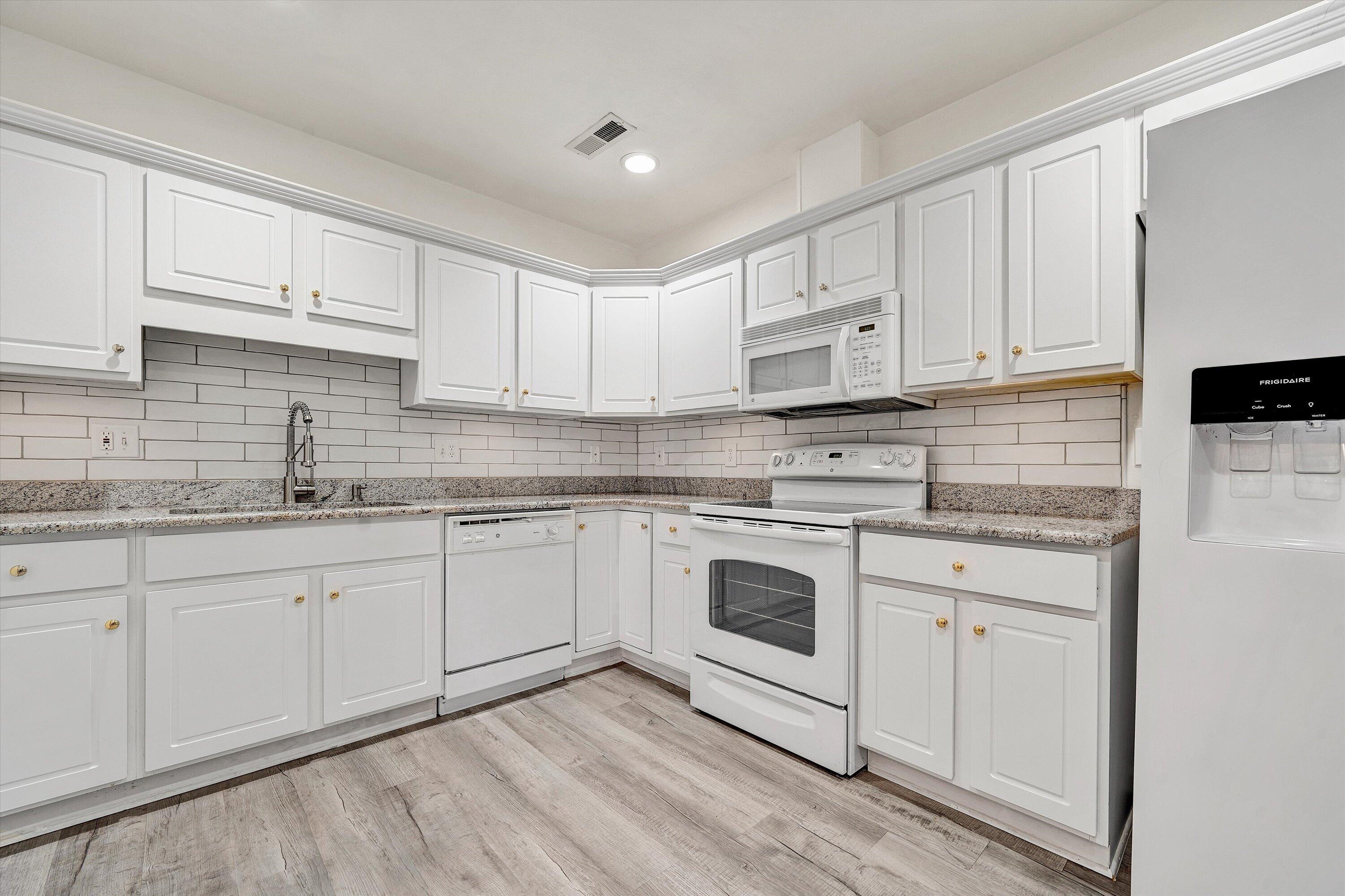 4438 Pheasant Ridge RD Unit: APT 202