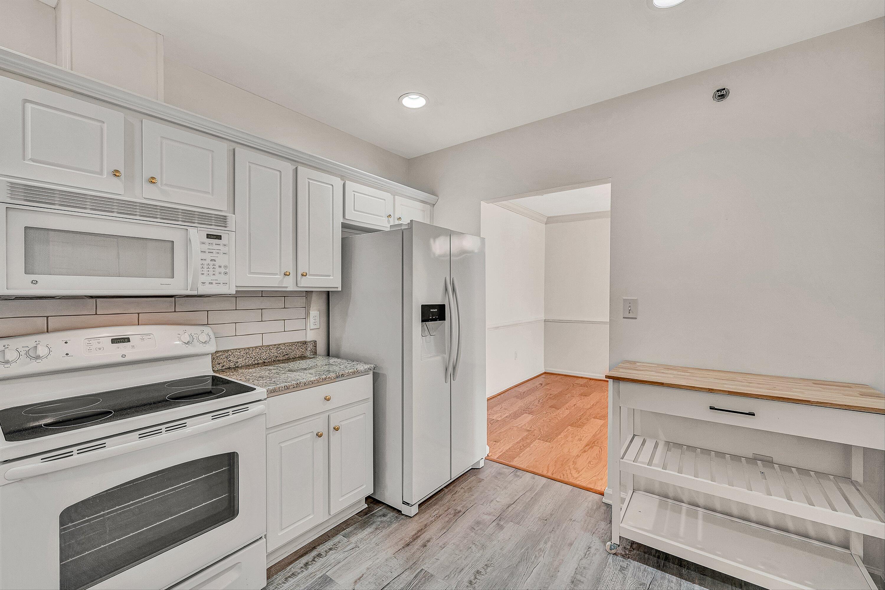 4438 Pheasant Ridge RD Unit: APT 202