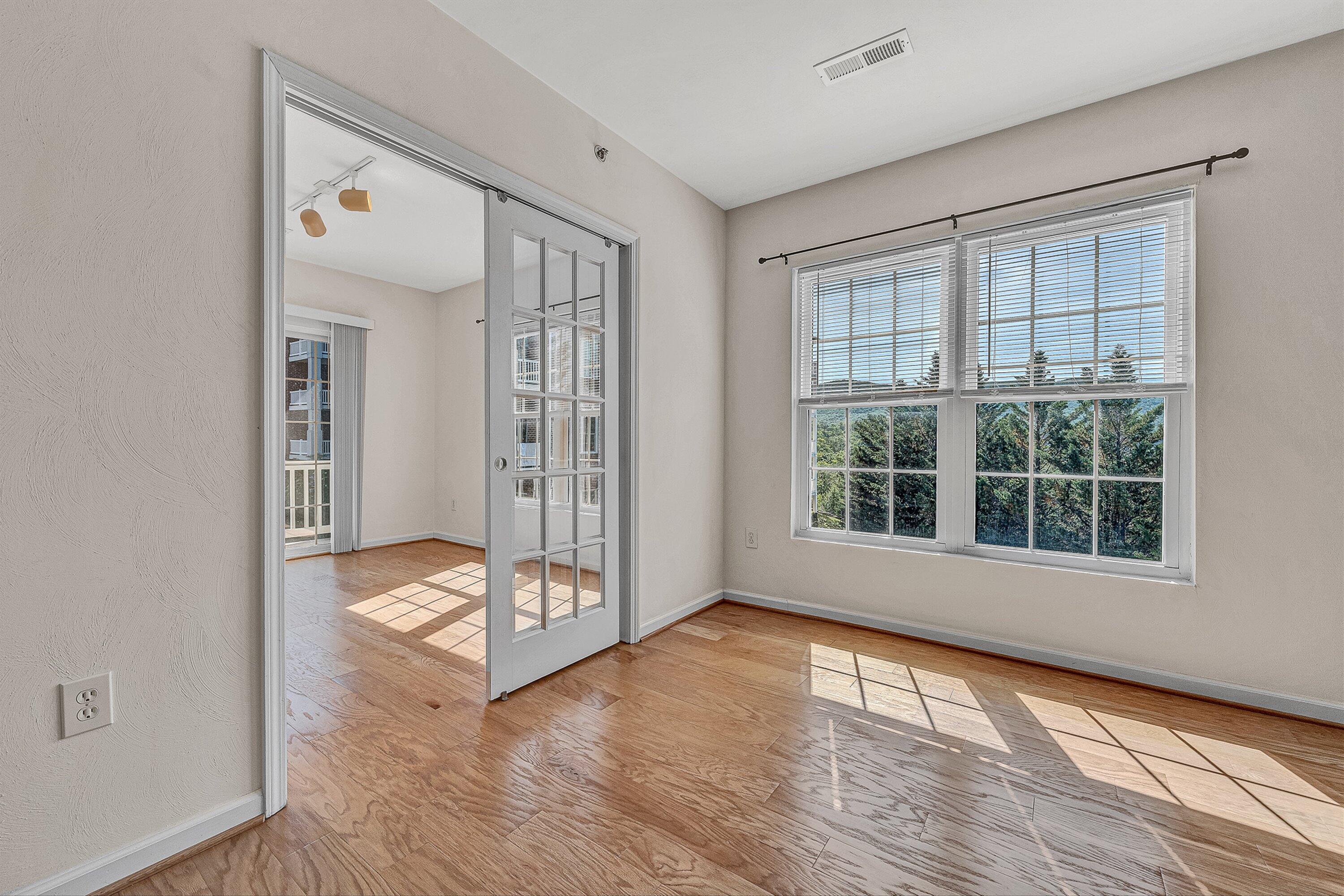 4438 Pheasant Ridge RD Unit: APT 202