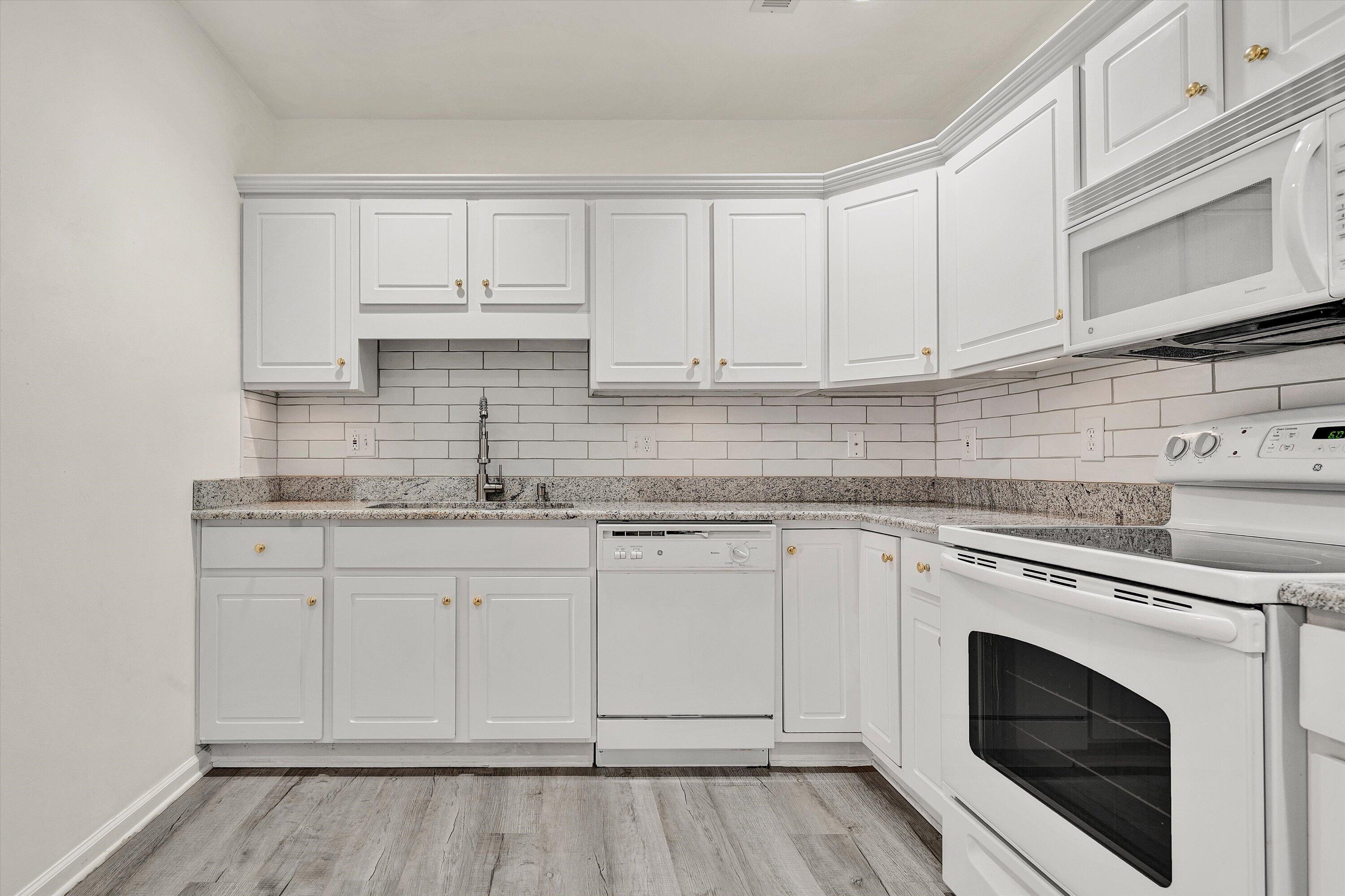 4438 Pheasant Ridge RD Unit: APT 202