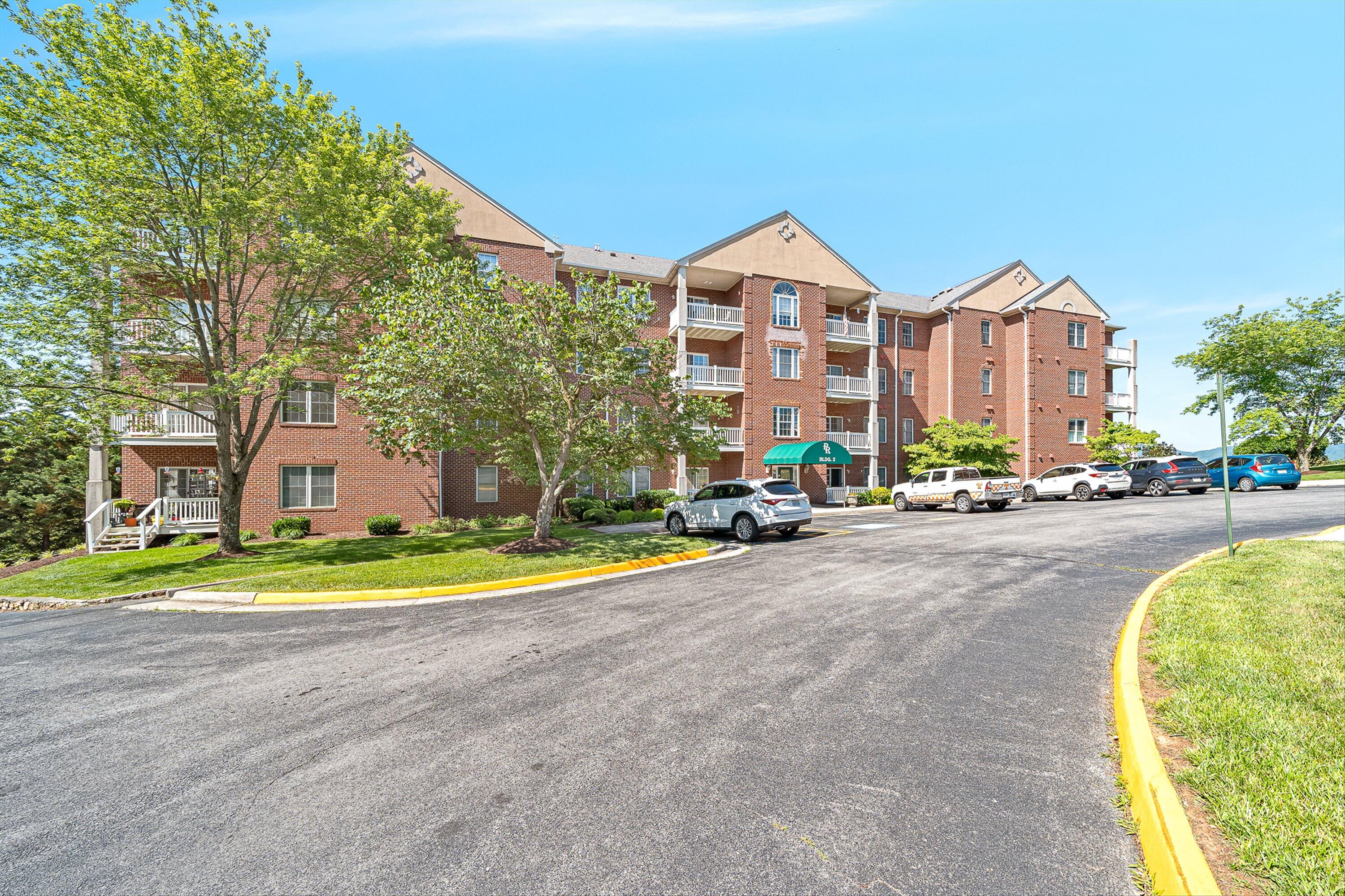 4438 Pheasant Ridge RD Unit: APT 202