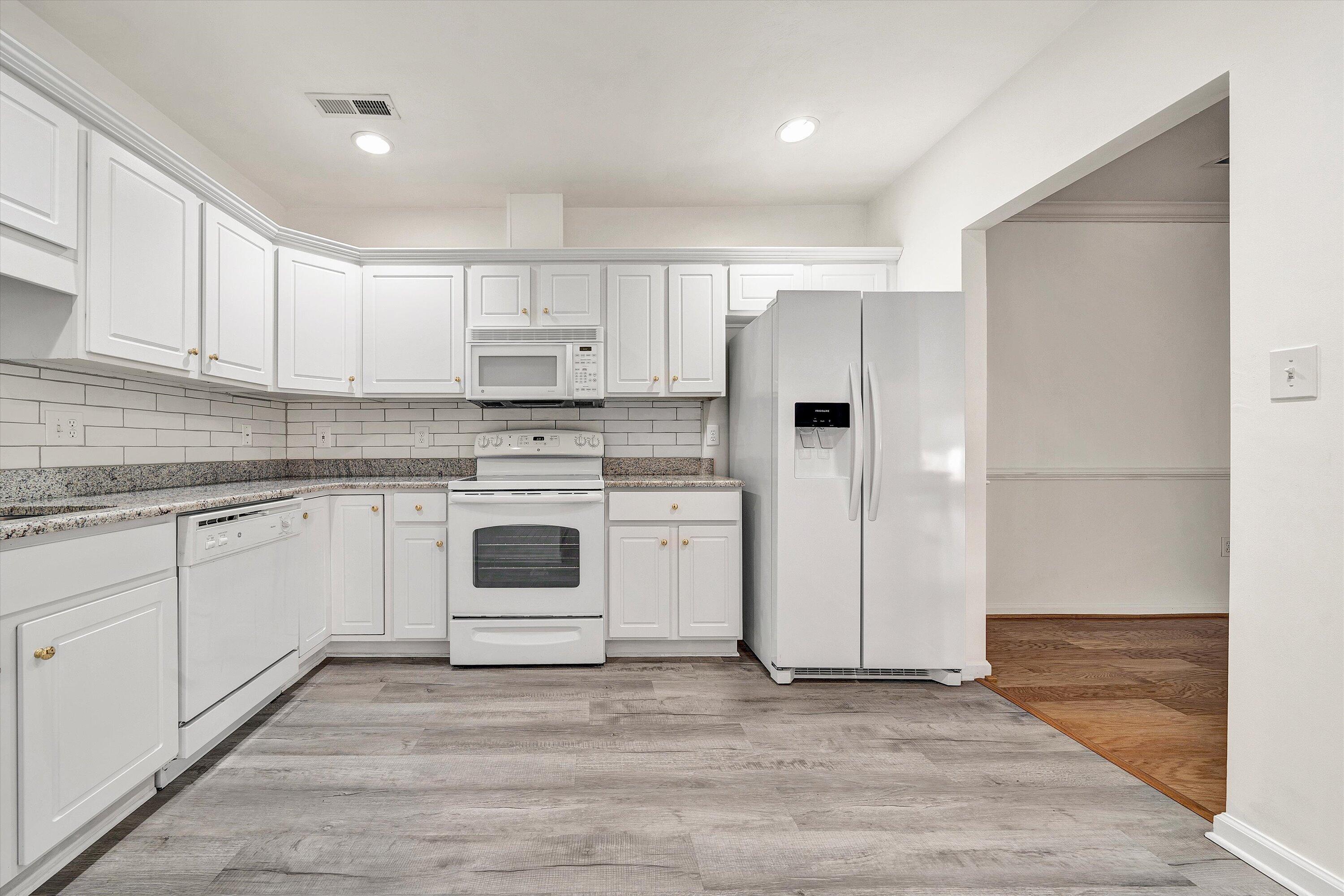 4438 Pheasant Ridge RD Unit: APT 202
