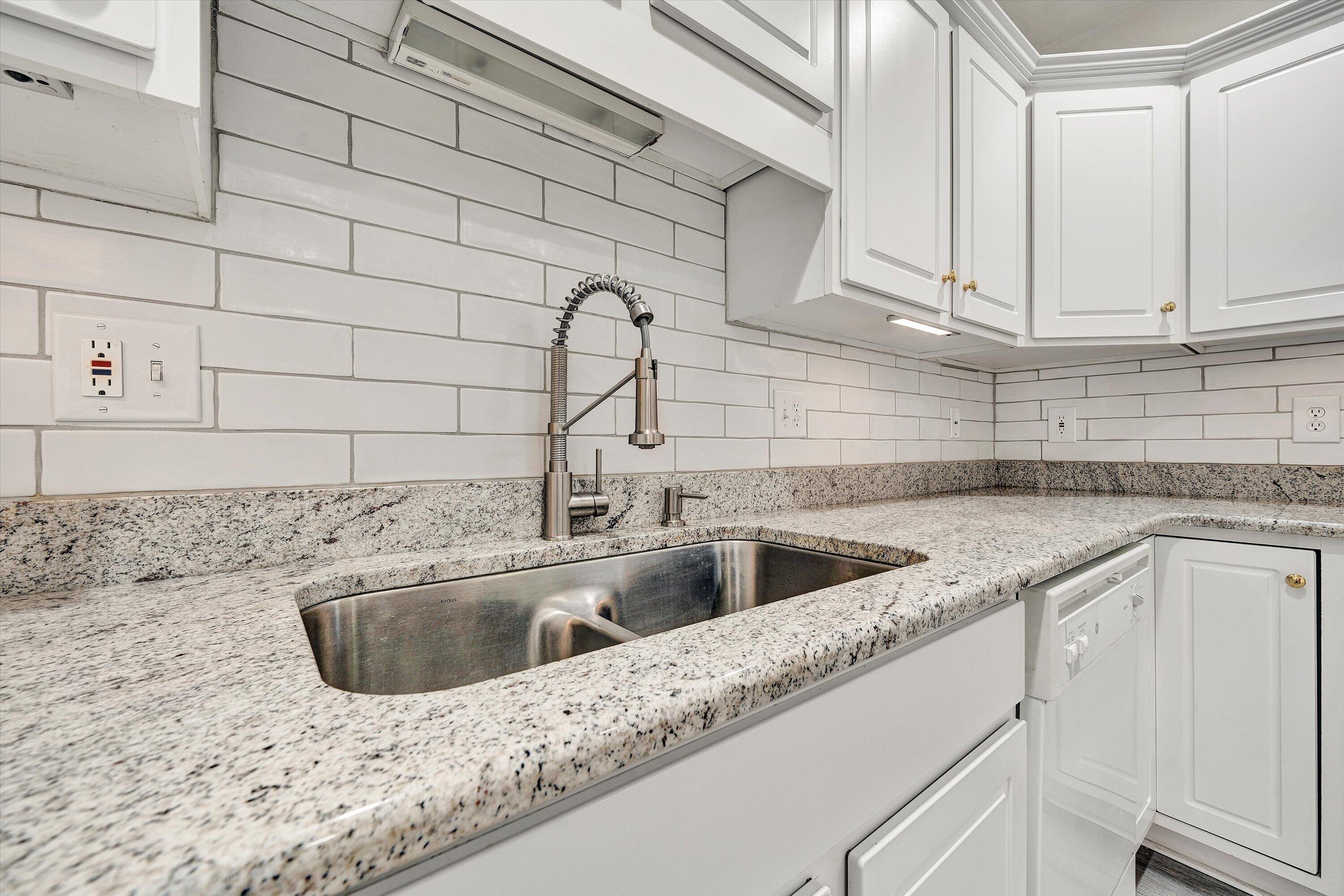 4438 Pheasant Ridge RD Unit: APT 202