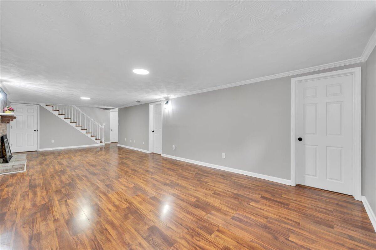 5227 N Garden LN