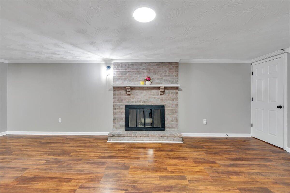 5227 N Garden LN