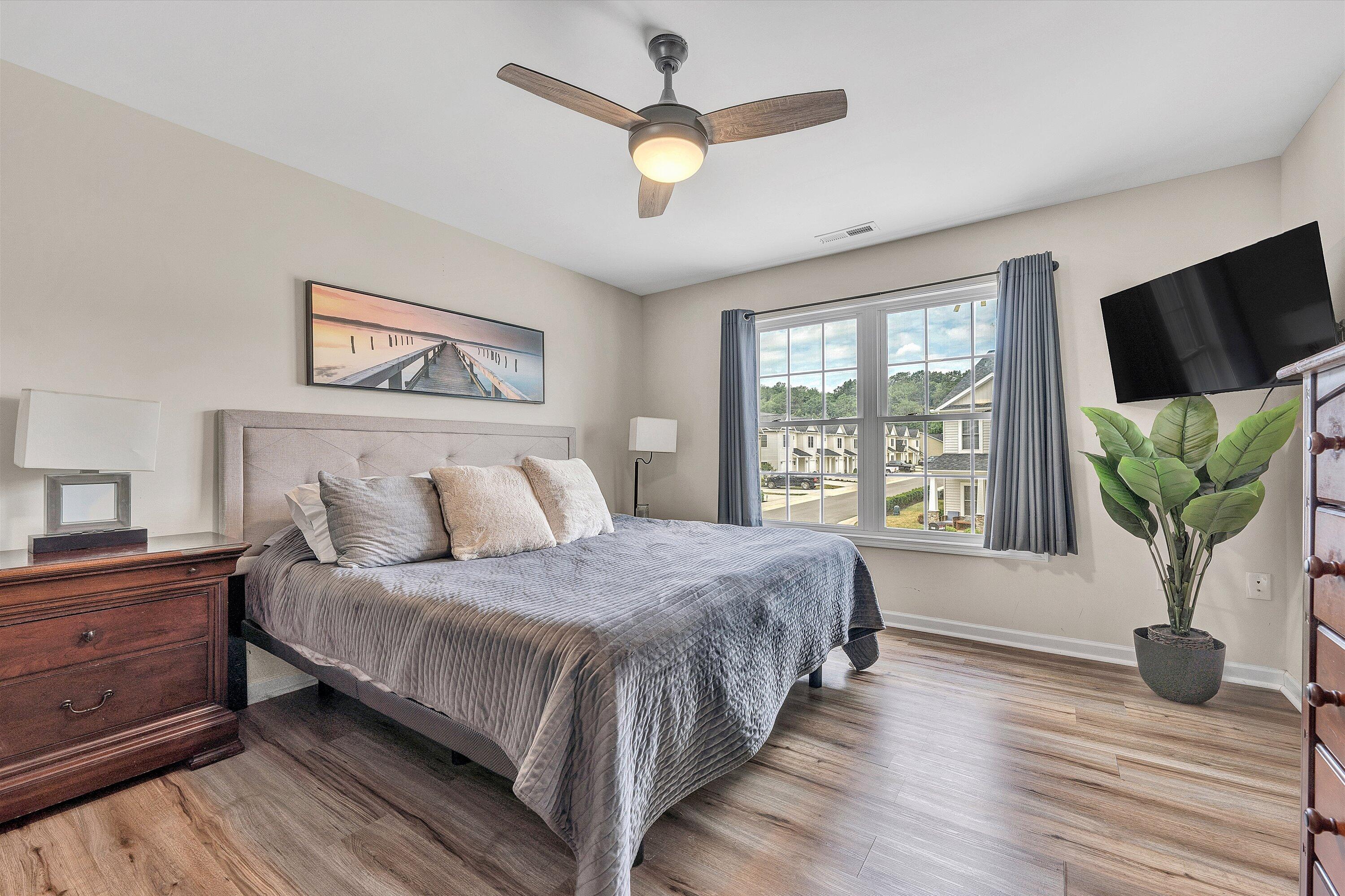 249 Louise LN