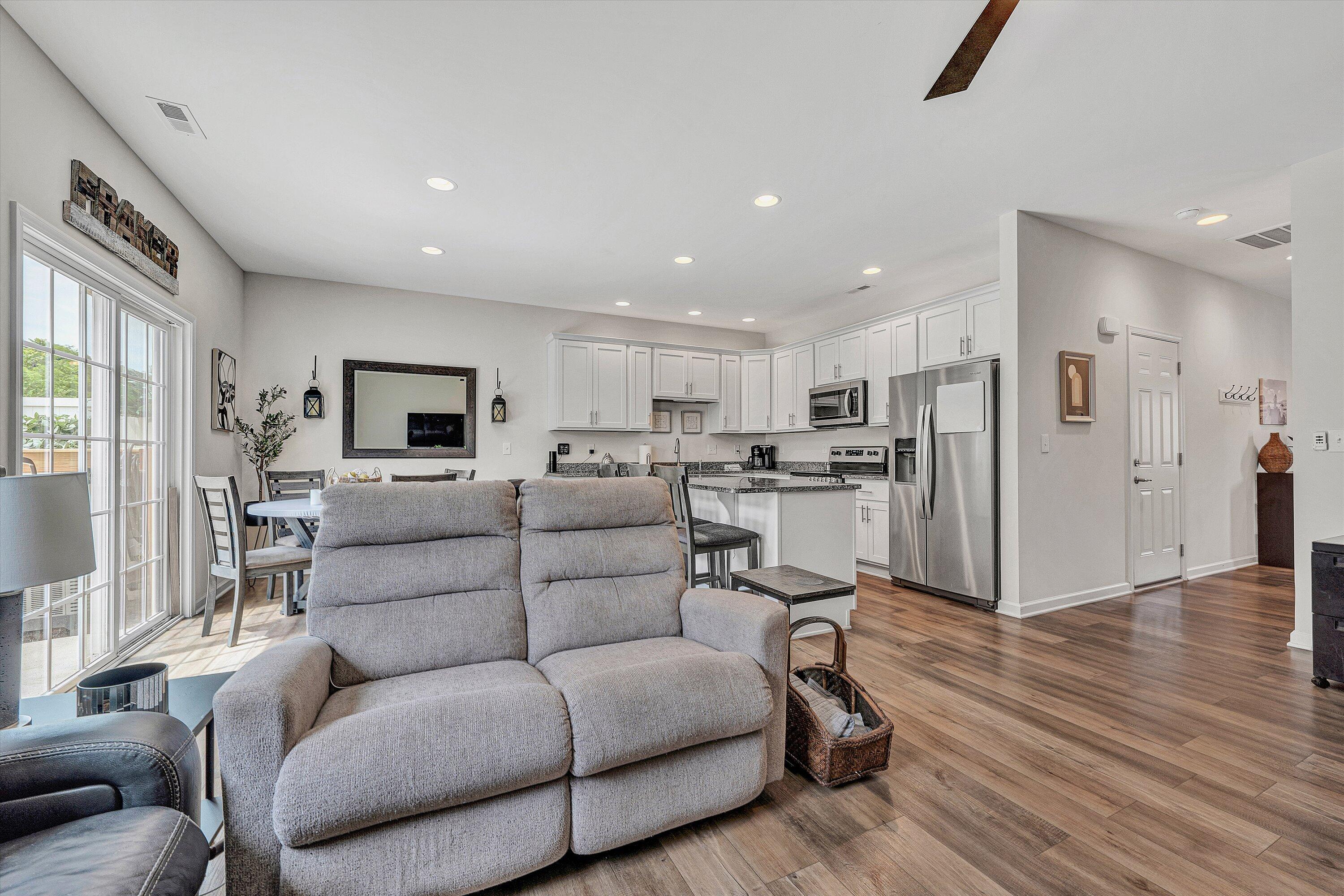249 Louise LN
