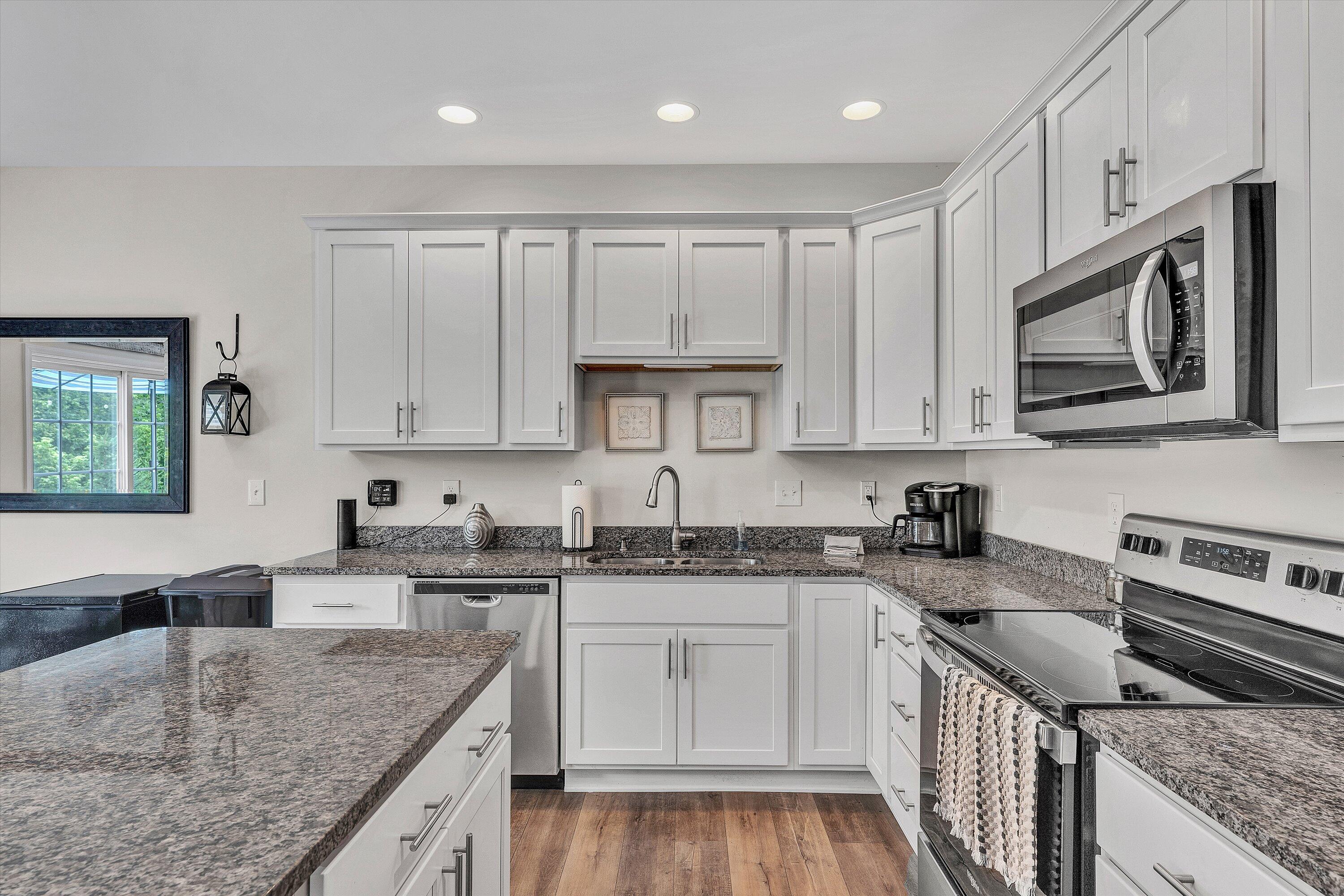 249 Louise LN