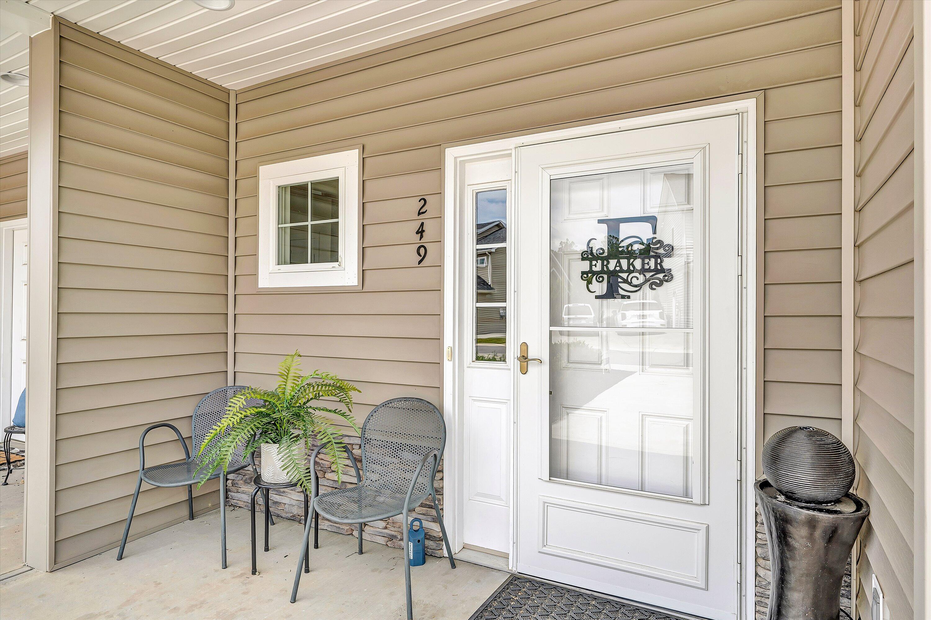 249 Louise LN