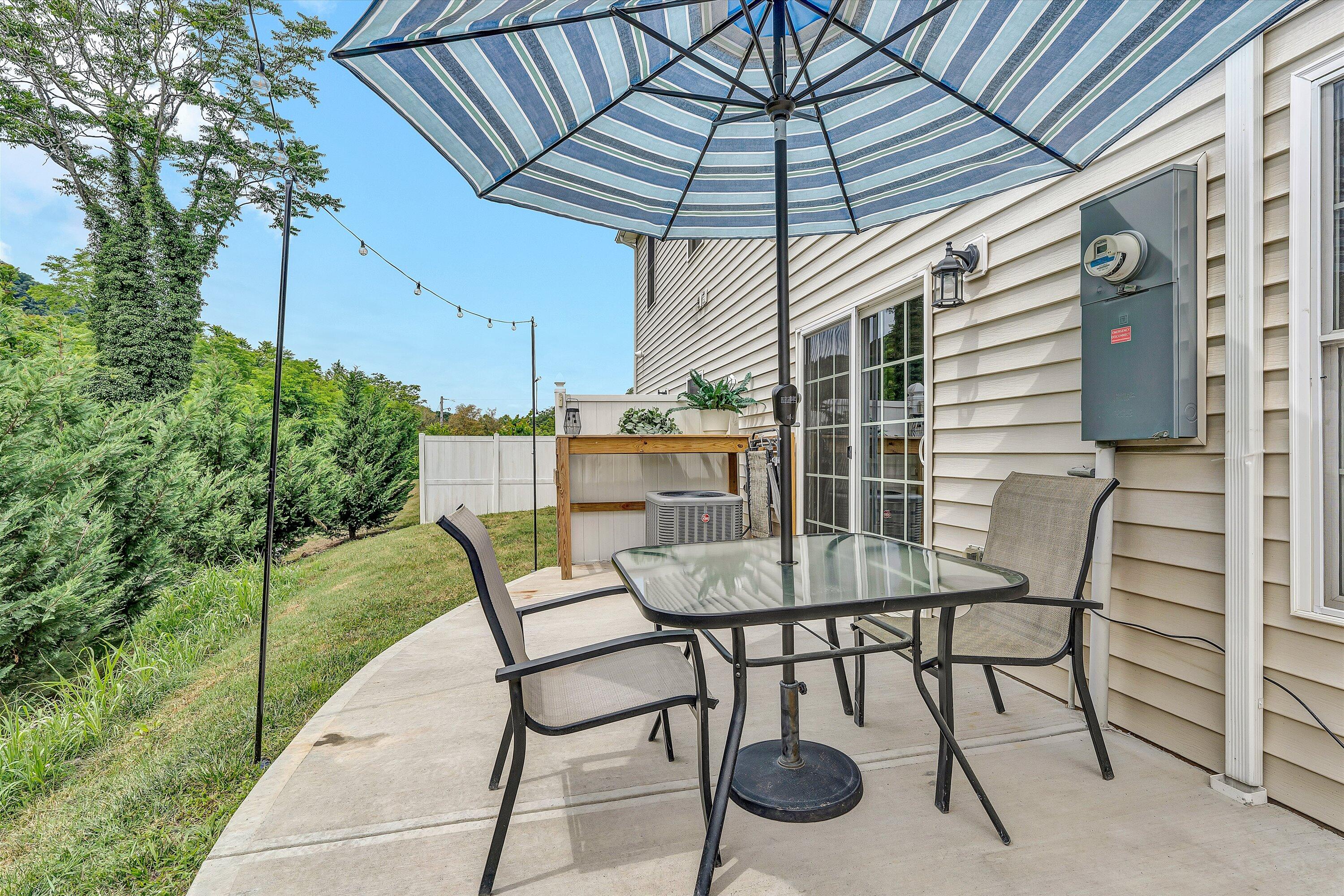 249 Louise LN