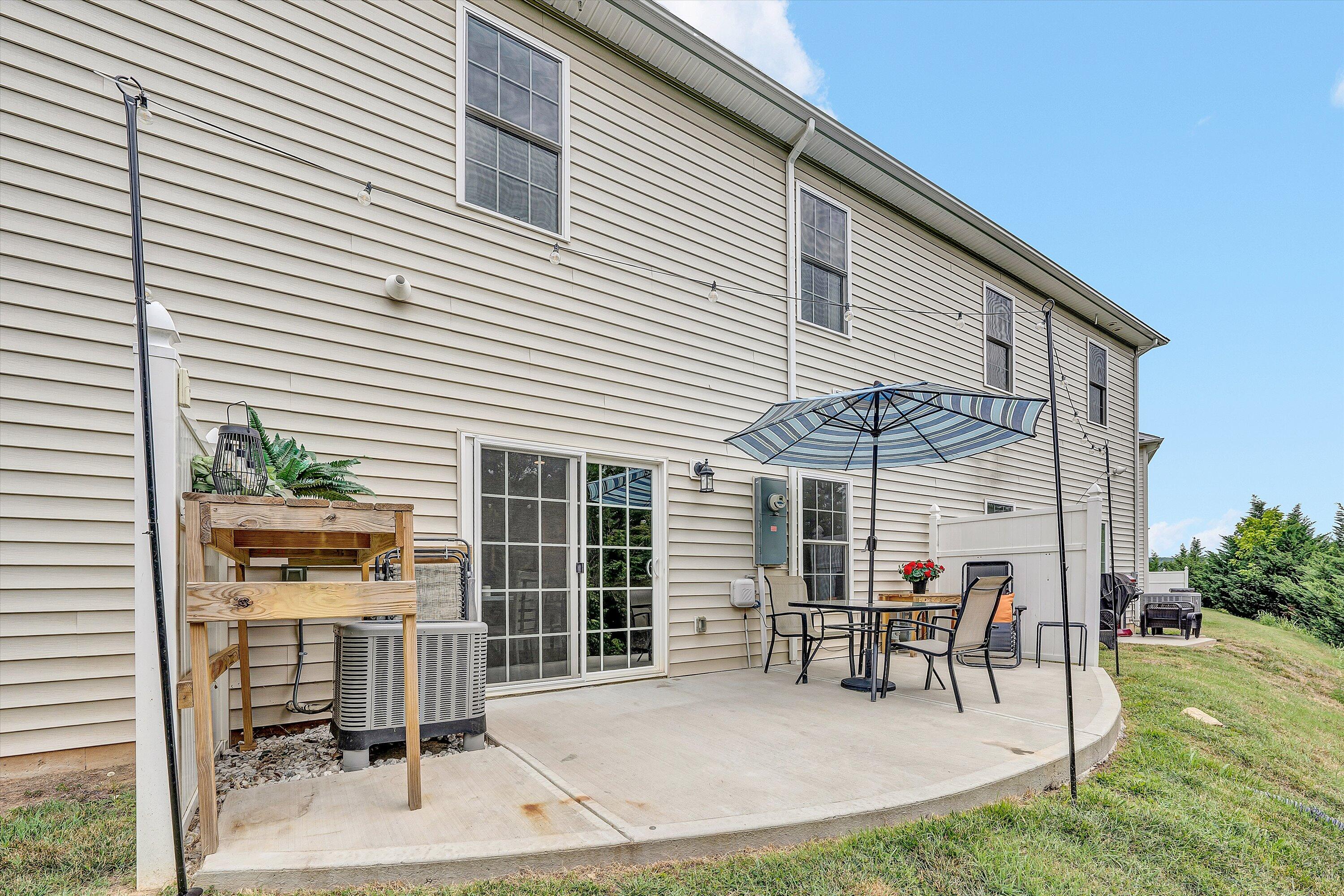 249 Louise LN