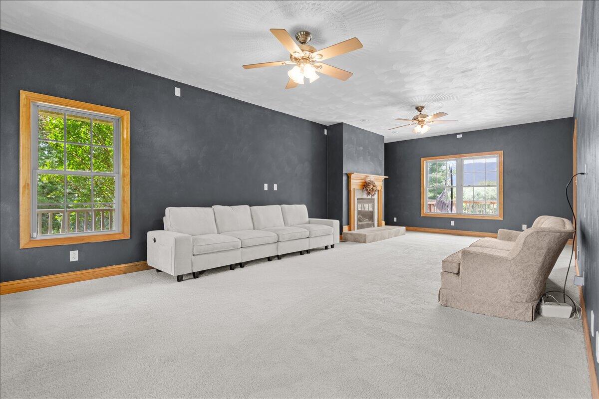 4636 Afton LN