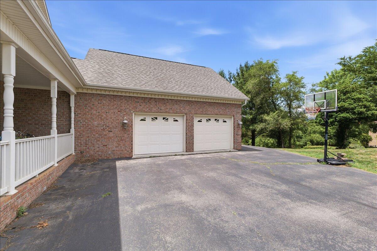4636 Afton LN