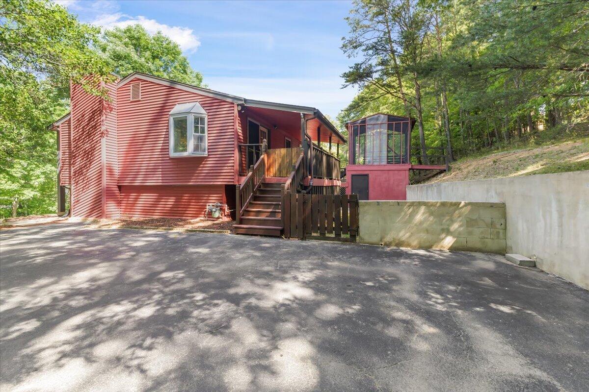3131 Green Ridge RD