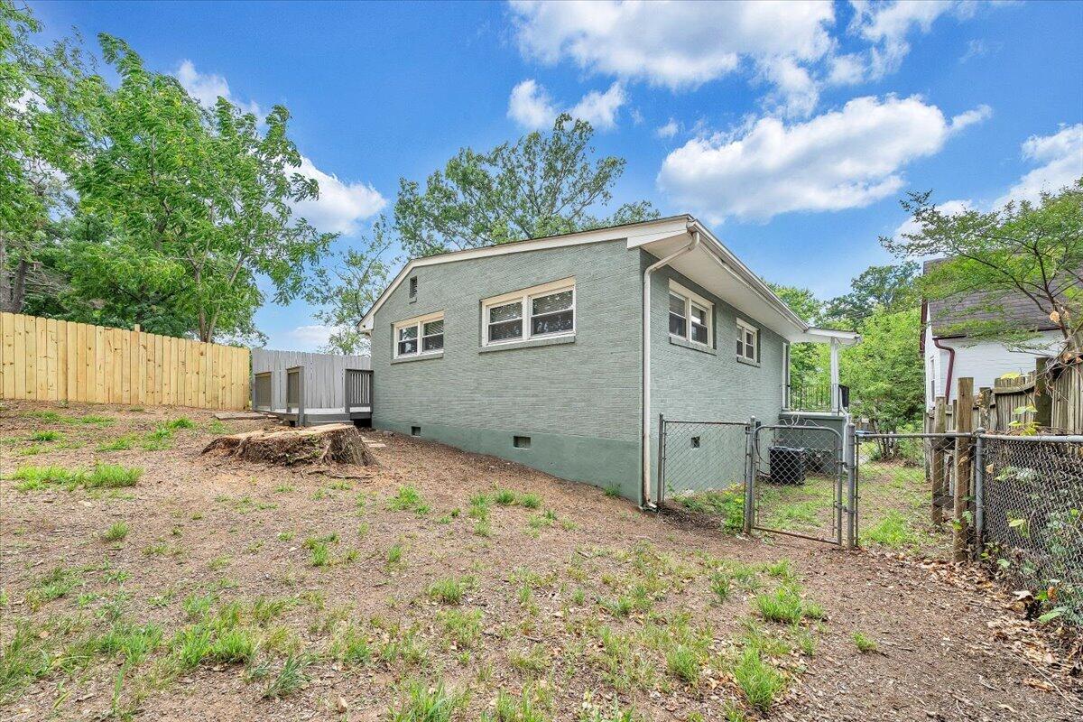 2001 Colgate ST NE