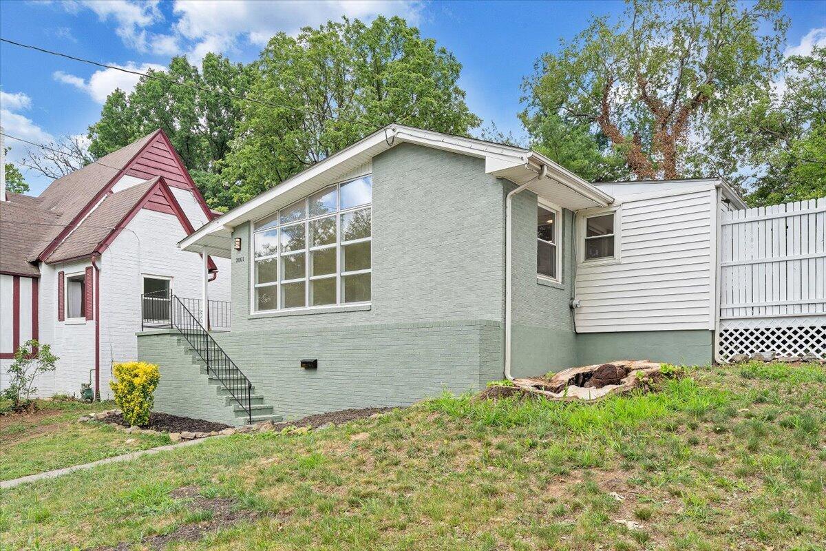 2001 Colgate ST NE