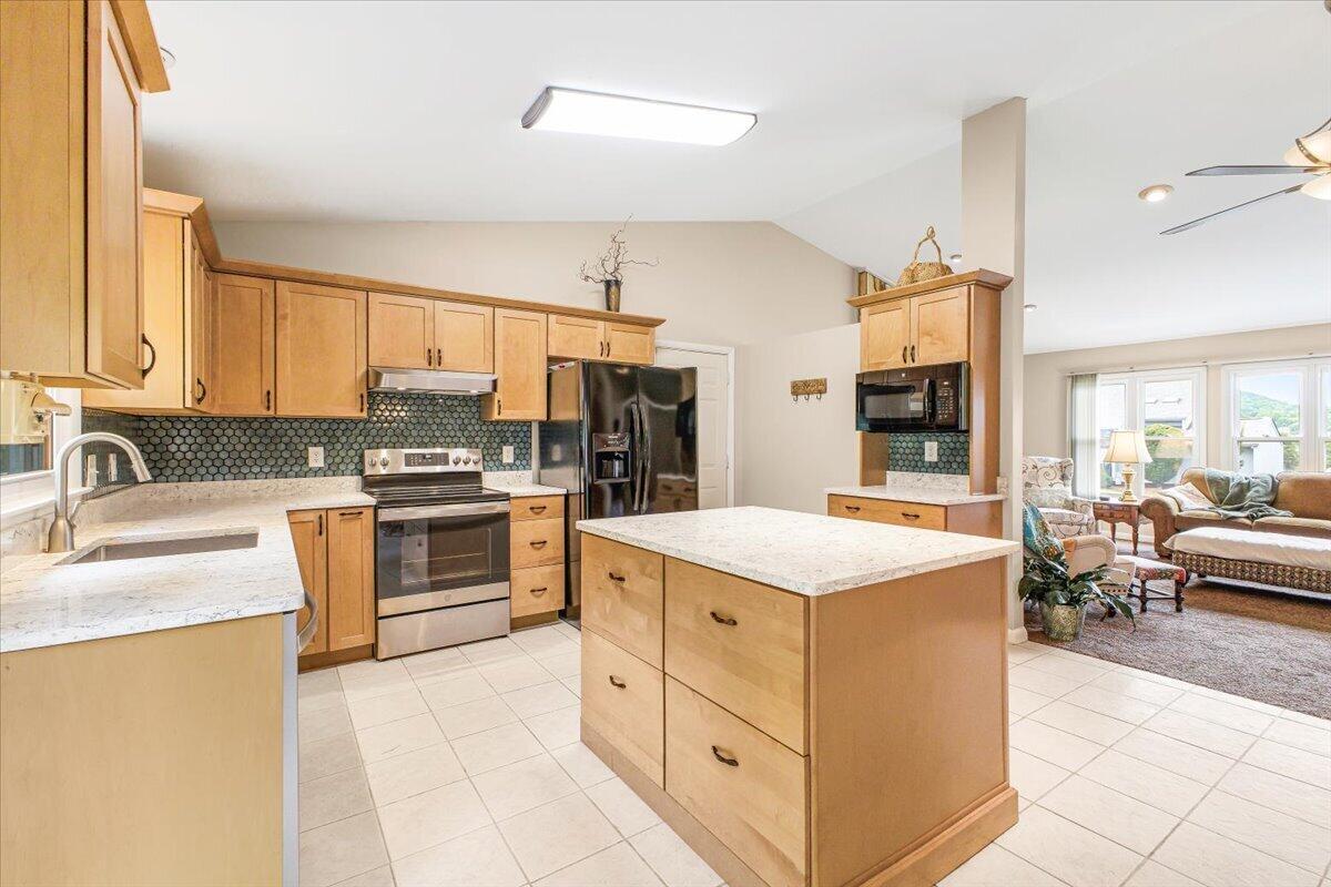 5145 Jonathan LN