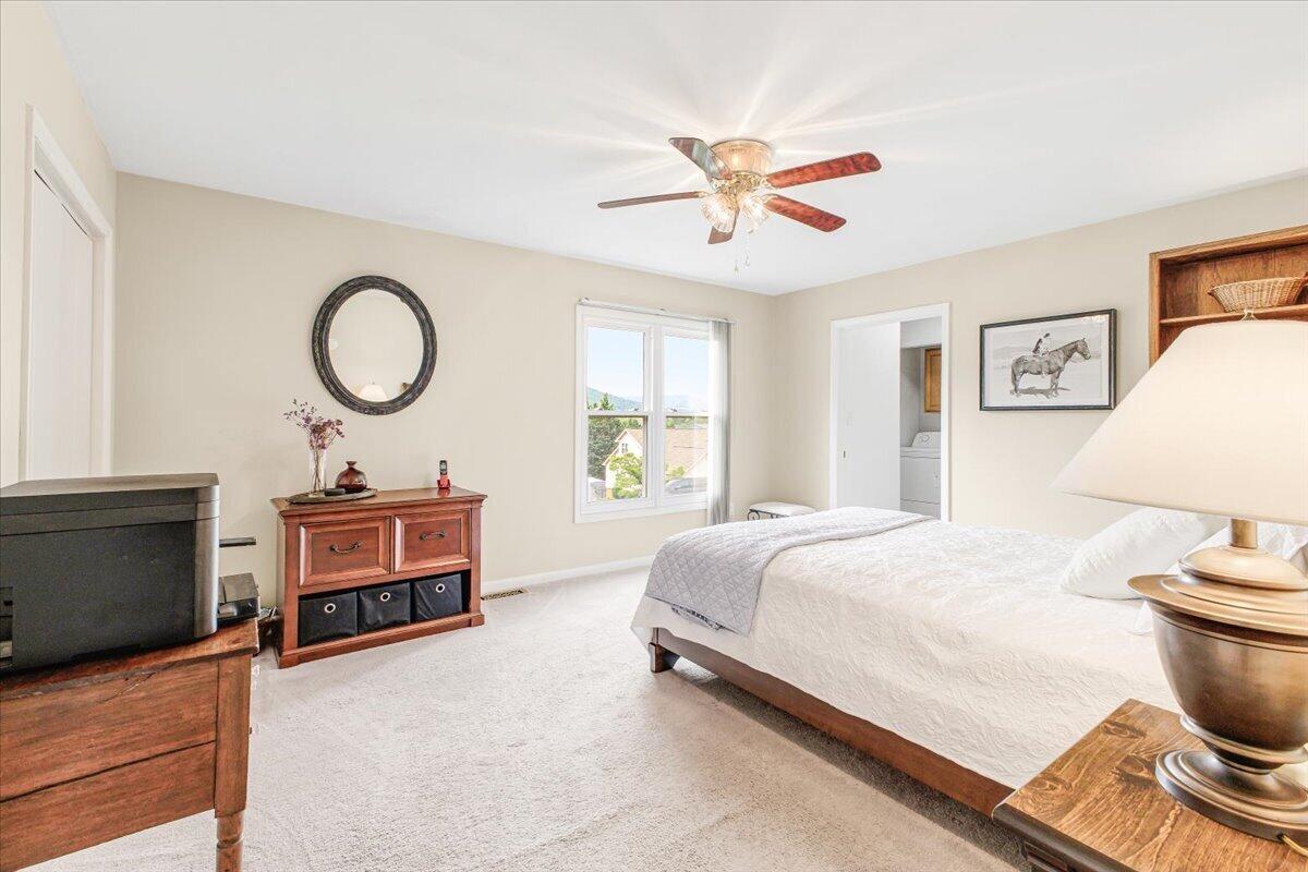 5145 Jonathan LN