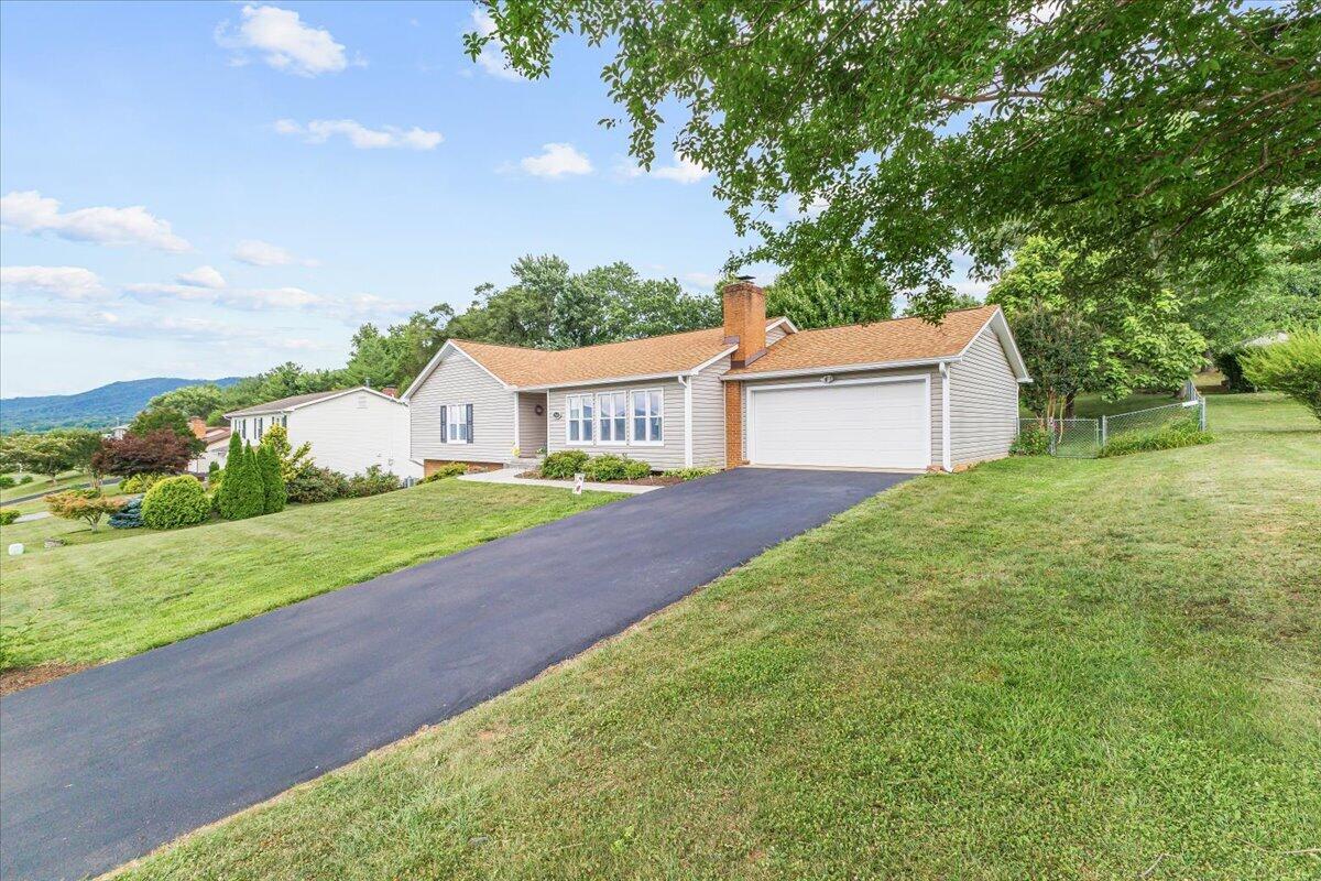5145 Jonathan LN