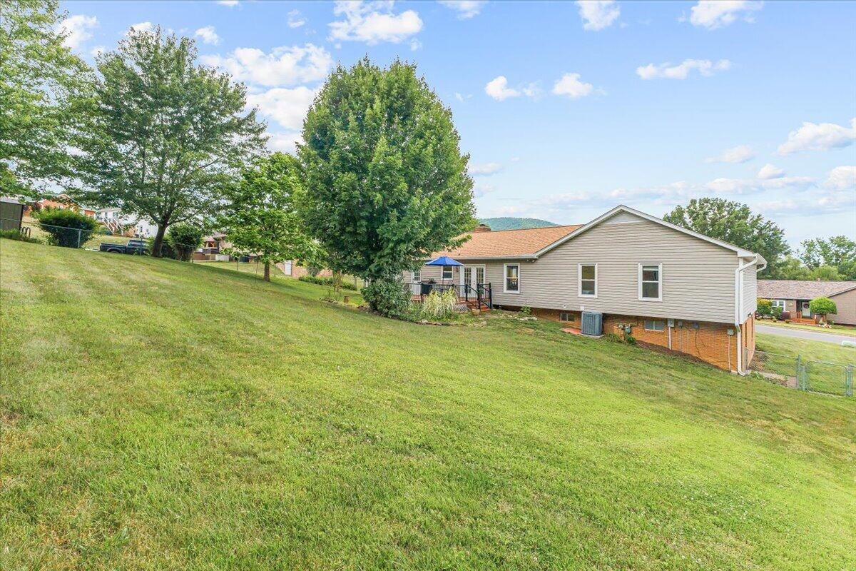 5145 Jonathan LN