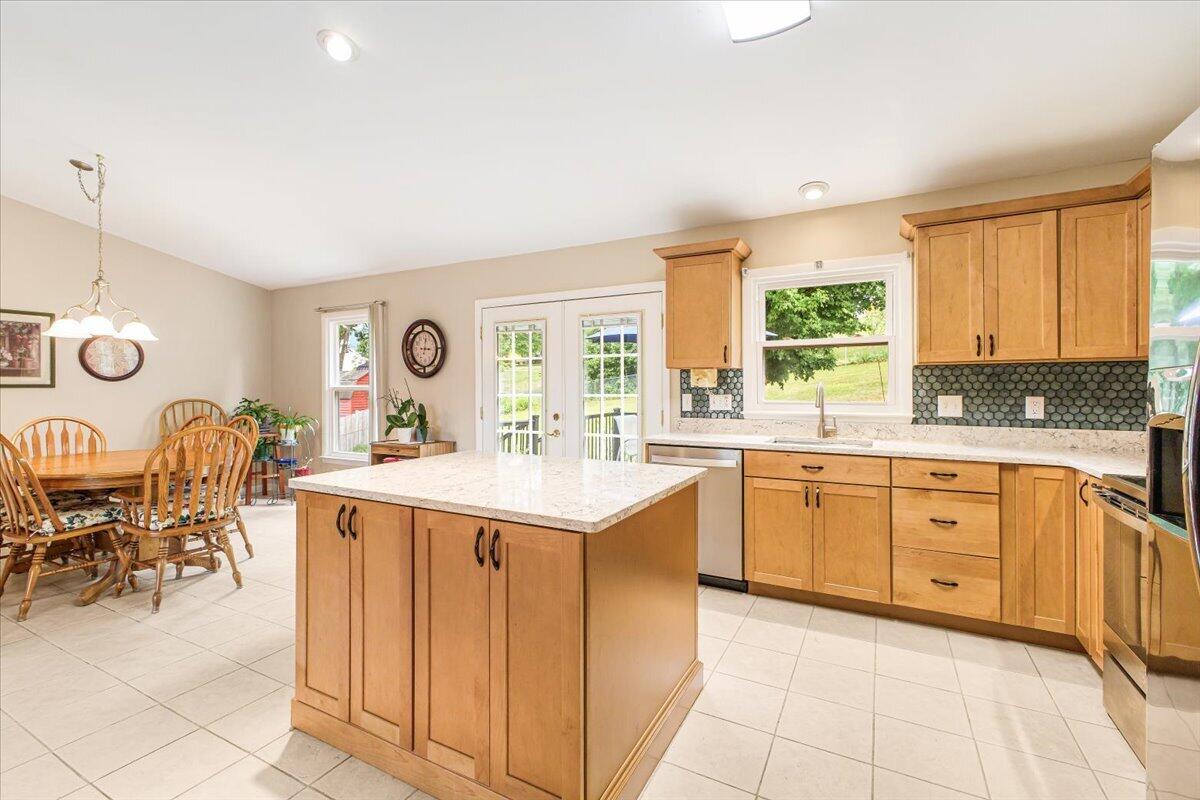 5145 Jonathan LN