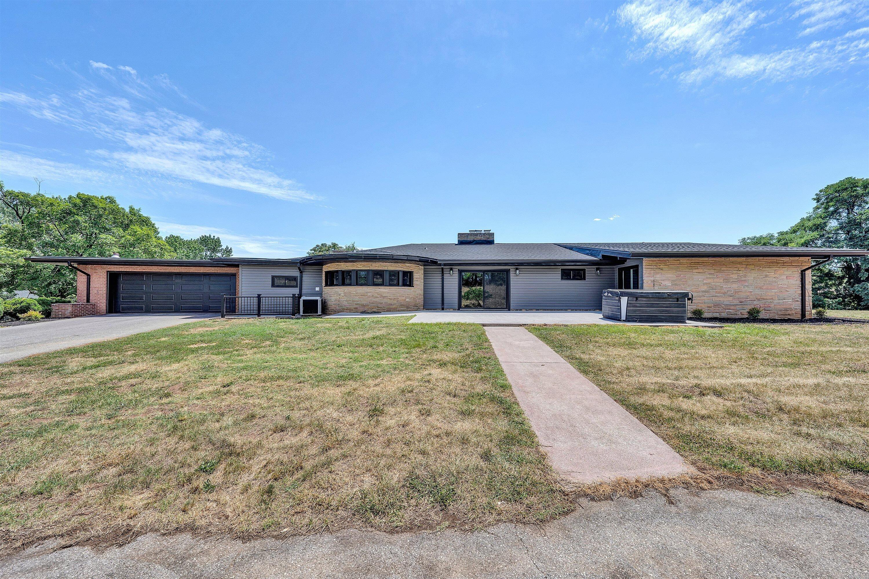 1223 Roanoke BLVD