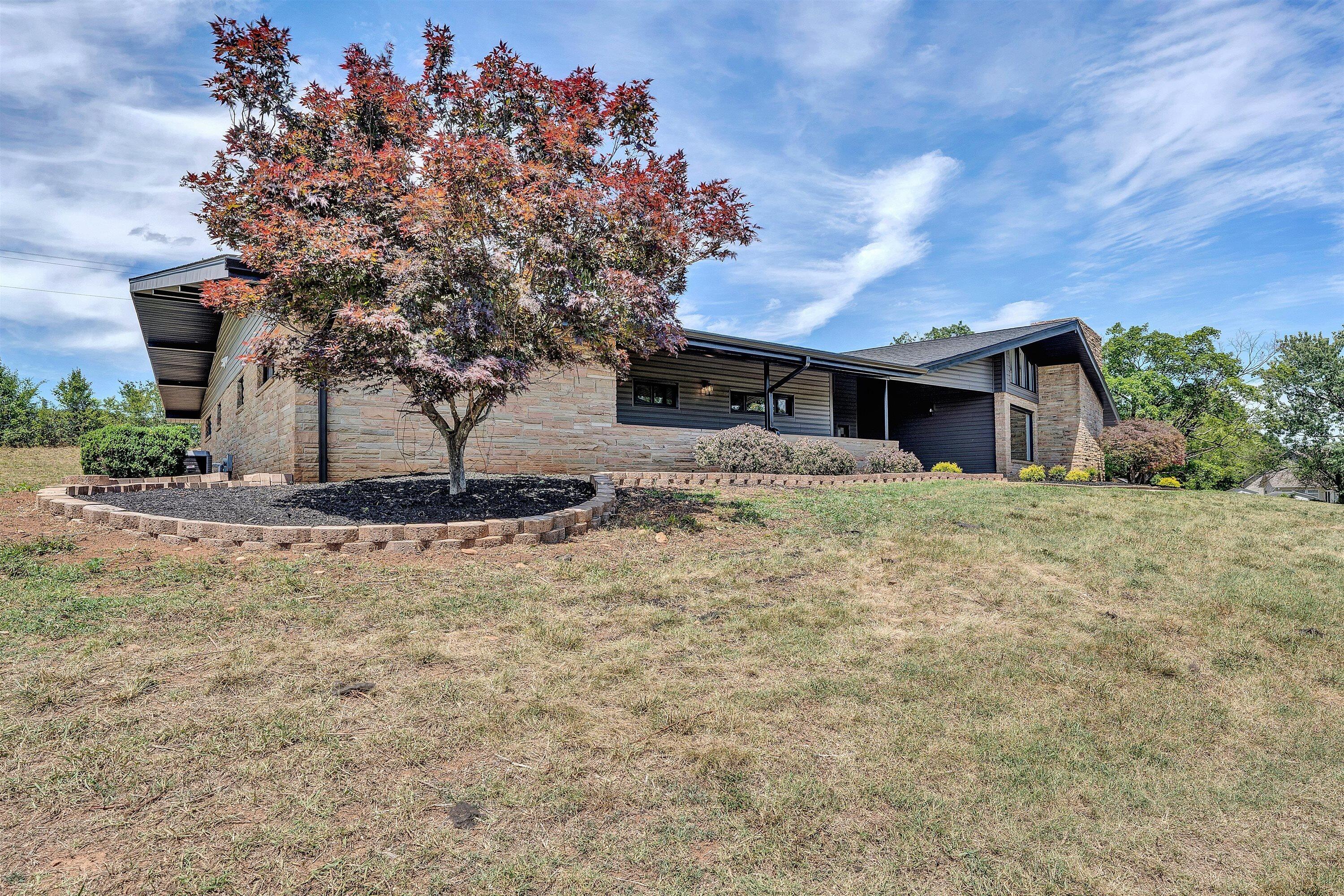 1223 Roanoke BLVD