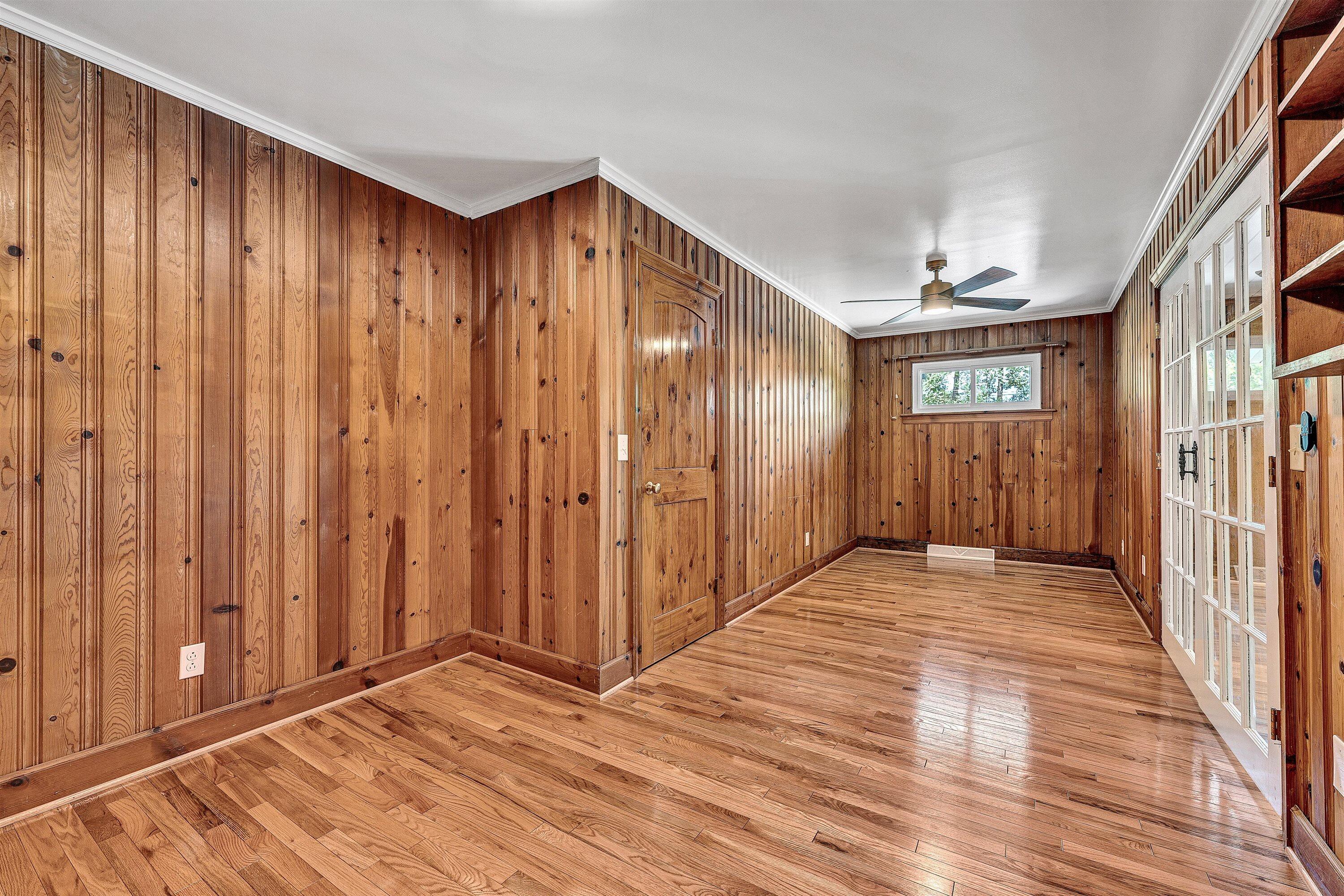 1223 Roanoke BLVD