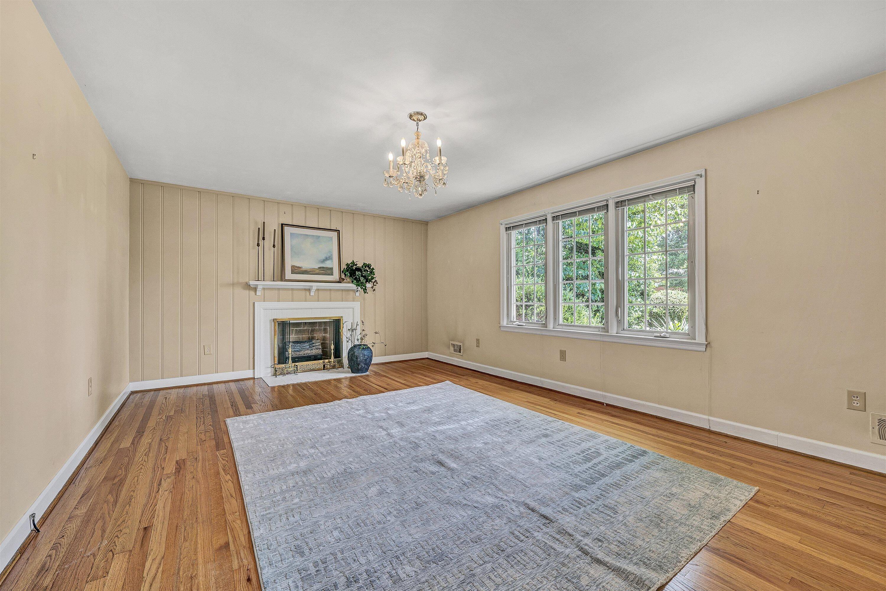 423 Highfield RD